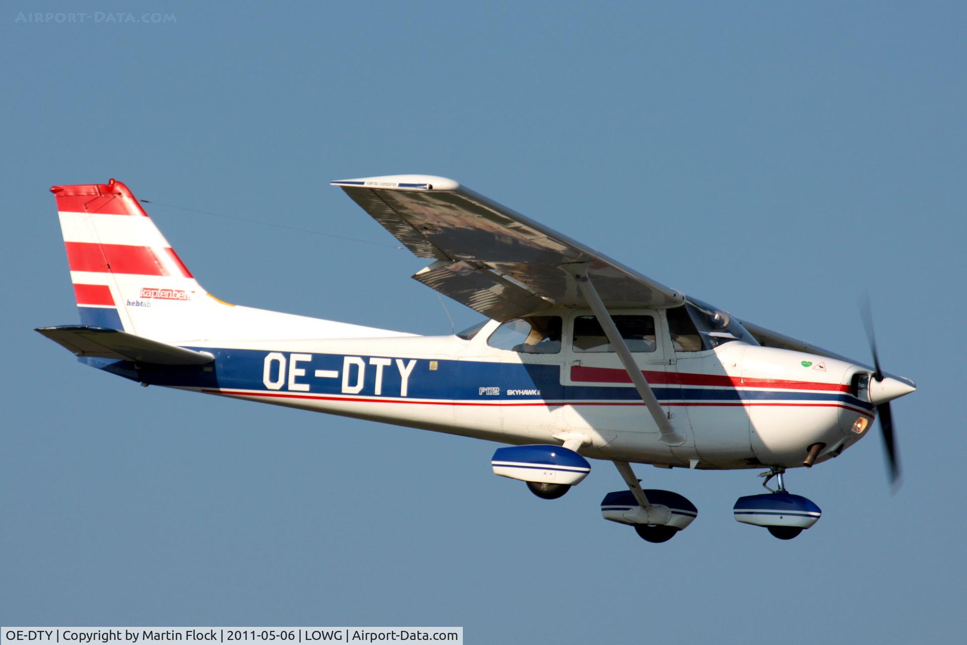 OE-DTY, Reims F172N Skyhawk C/N F17201577, .....
