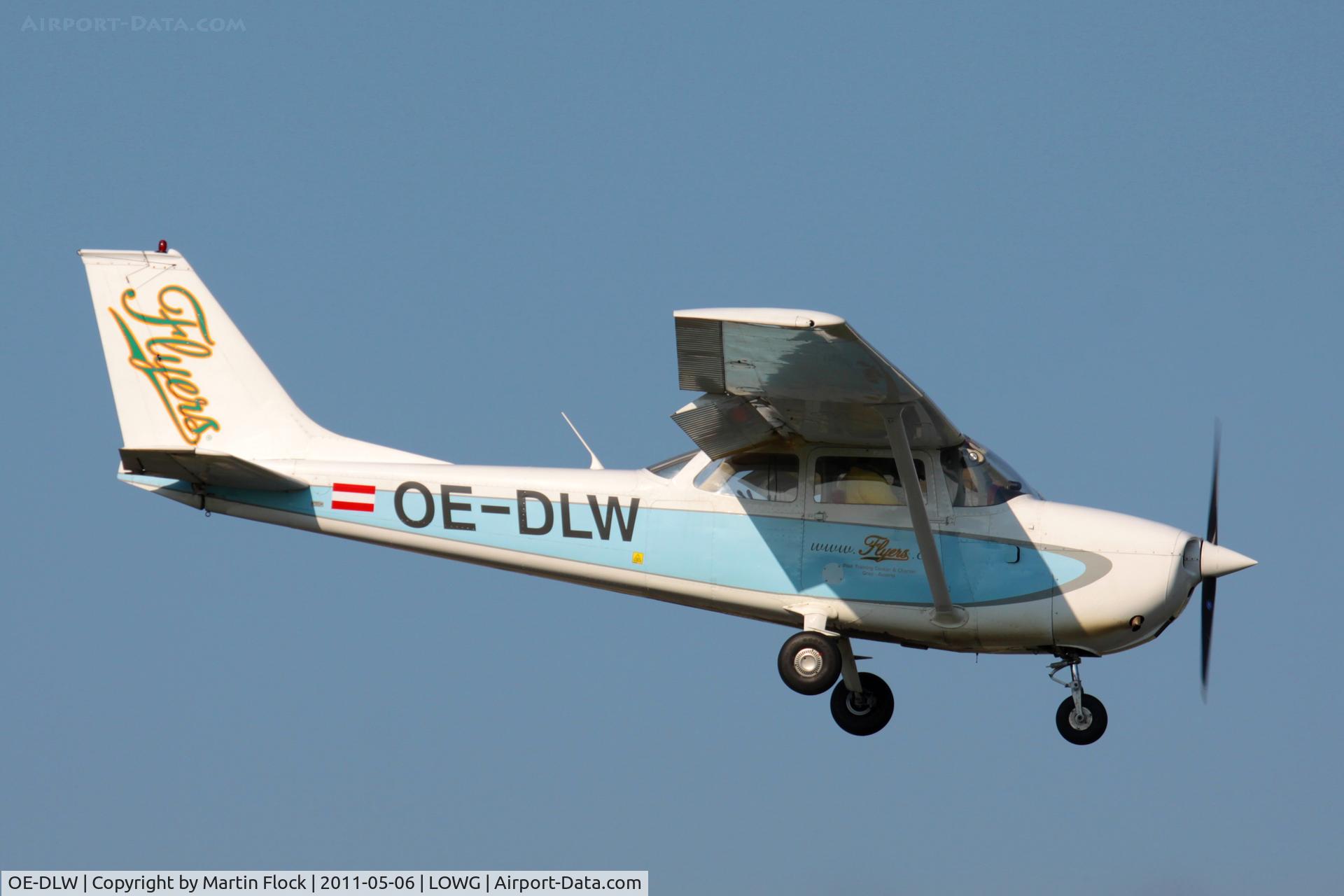 OE-DLW, 1971 Reims F172K Skyhawk C/N F17200771, .....