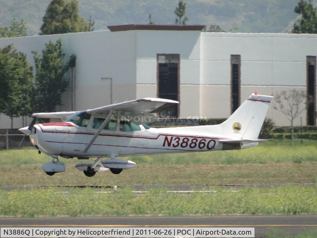 N3886Q, 1971 Cessna 172L C/N 17259986, Ready to touchdown on runway 26L