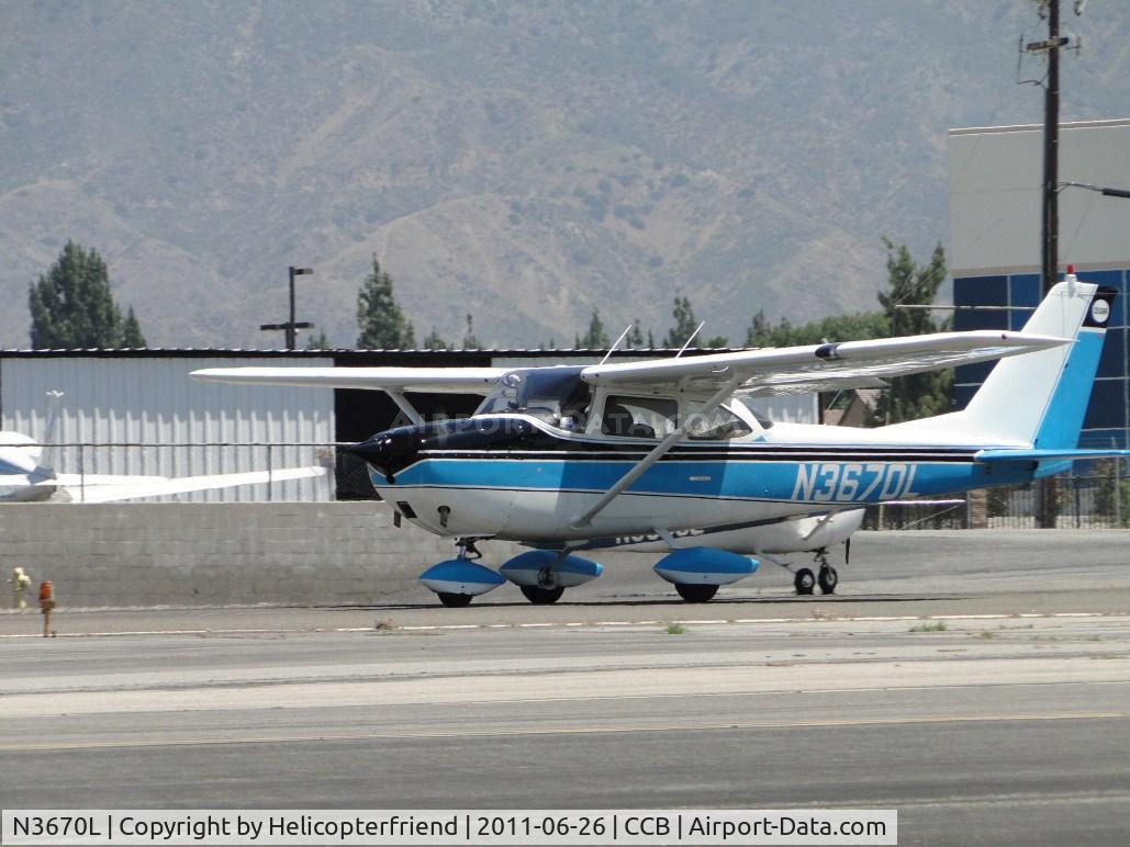 N3670L, 1965 Cessna 172G C/N 17253839, Starting take off roll