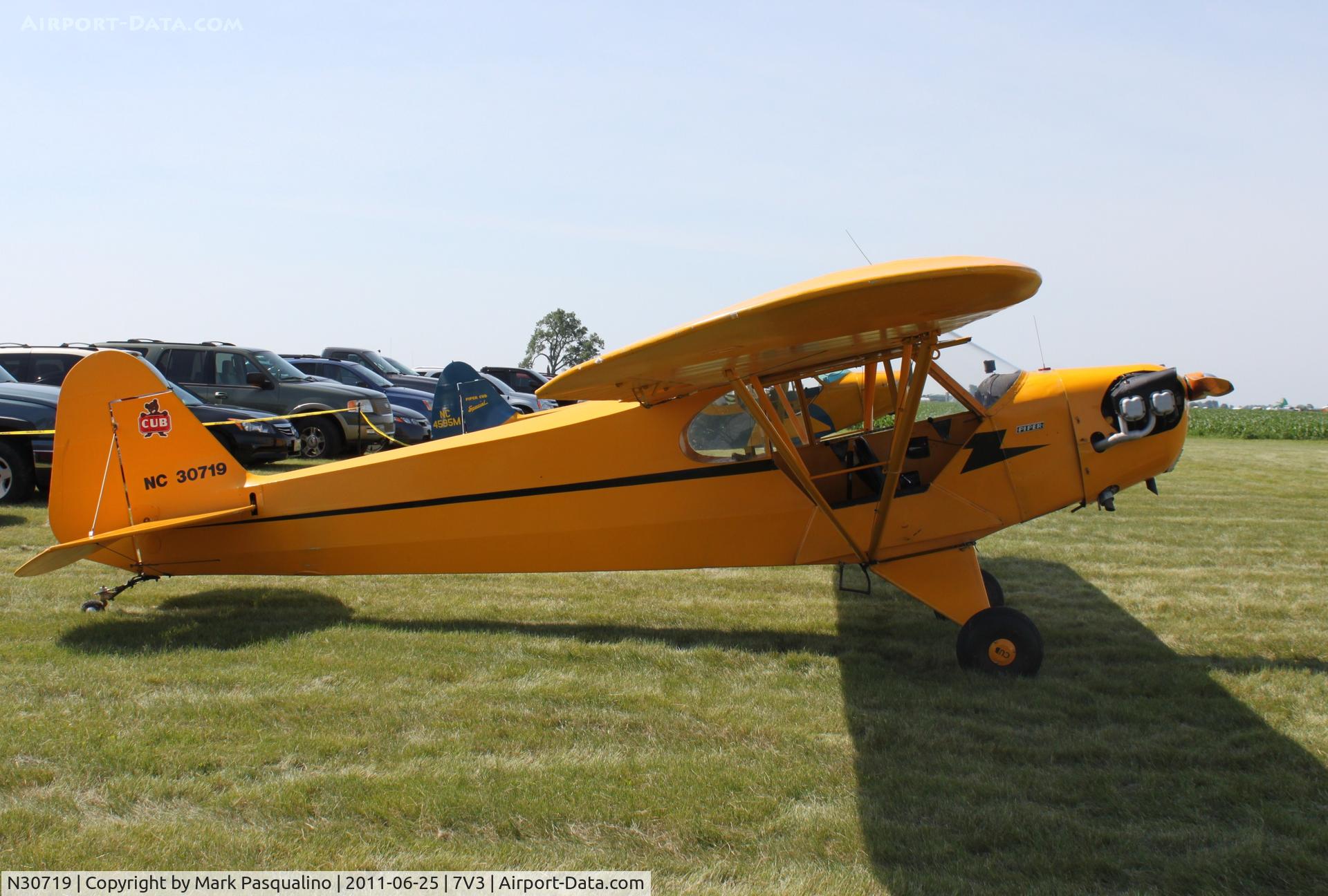 N30719, 1940 Piper J3C-65 Cub C/N 5068, Piper J3C-65