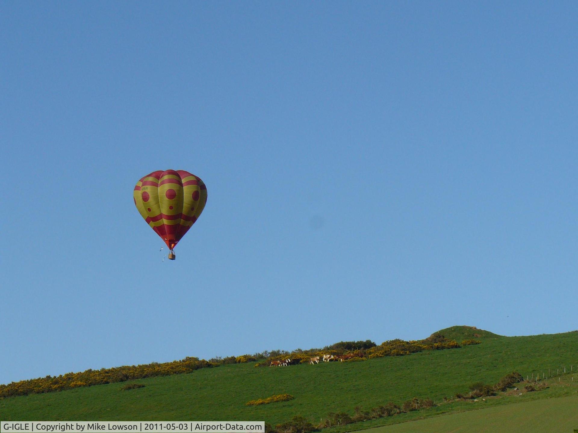 G-IGLE, 1991 Cameron Balloons V-90 C/N 2609, Balloon G-IGLE seen on a beautiful May morning over Leslie village, near Insch, in west Aberdeenshire, Scotland.