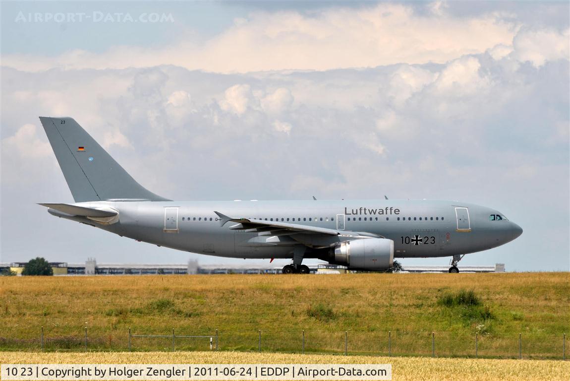 10 23, 1989 Airbus A310-304 C/N 503, Lining up for a ride to Termez/Usbekistan.