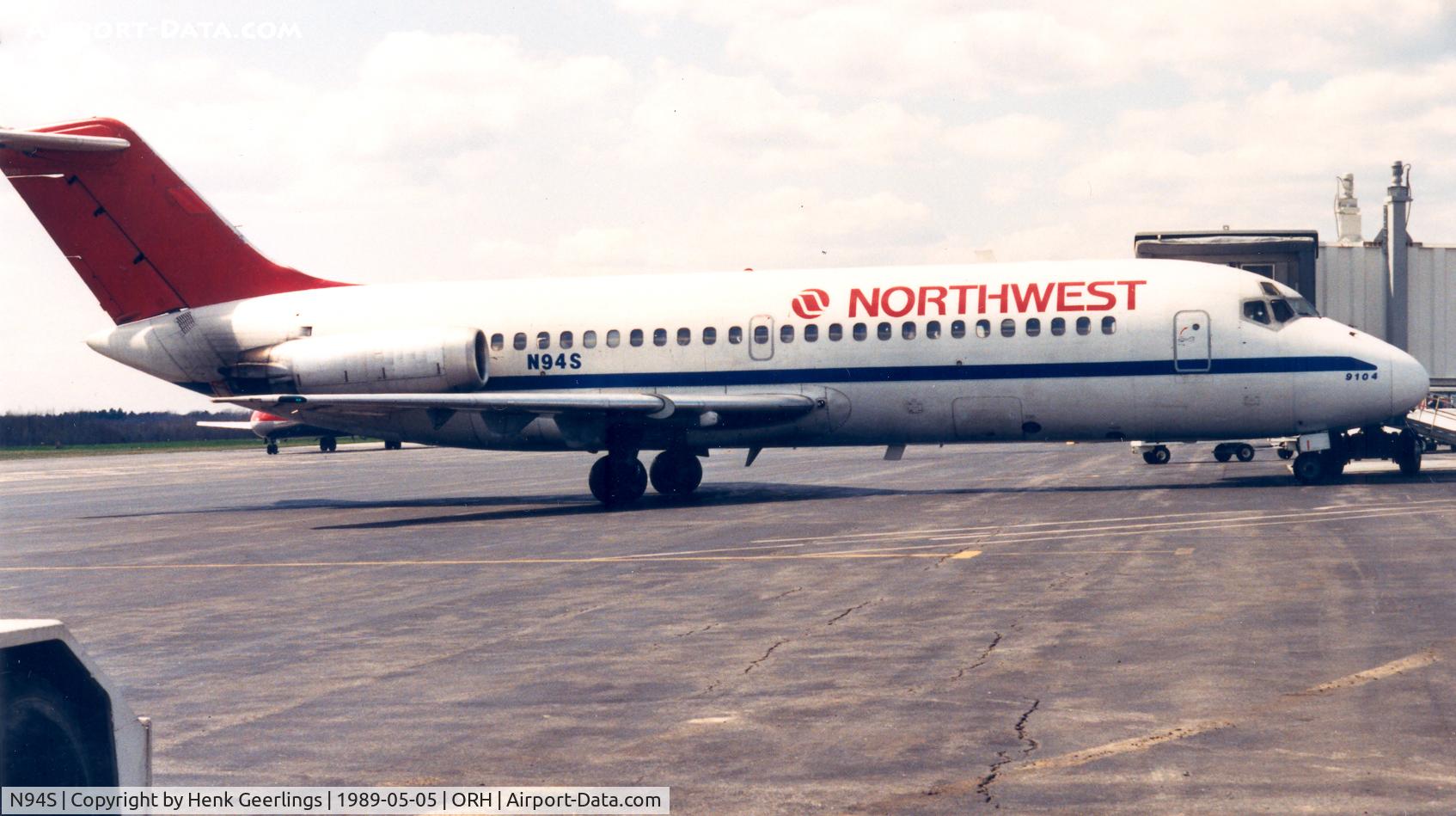 N94S, Douglas DC9-15 C/N 47204, Northwest