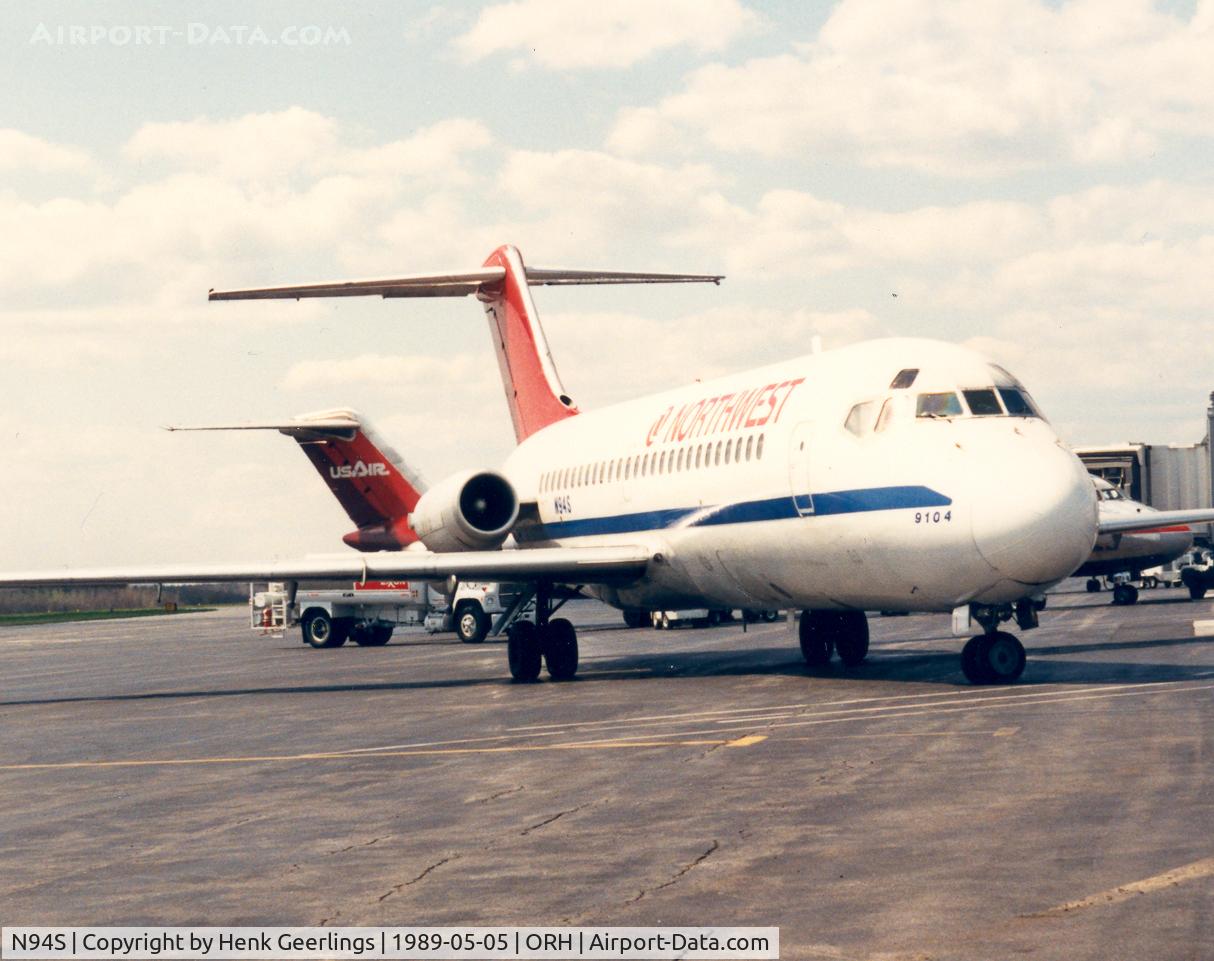 N94S, Douglas DC9-15 C/N 47204, Northwest