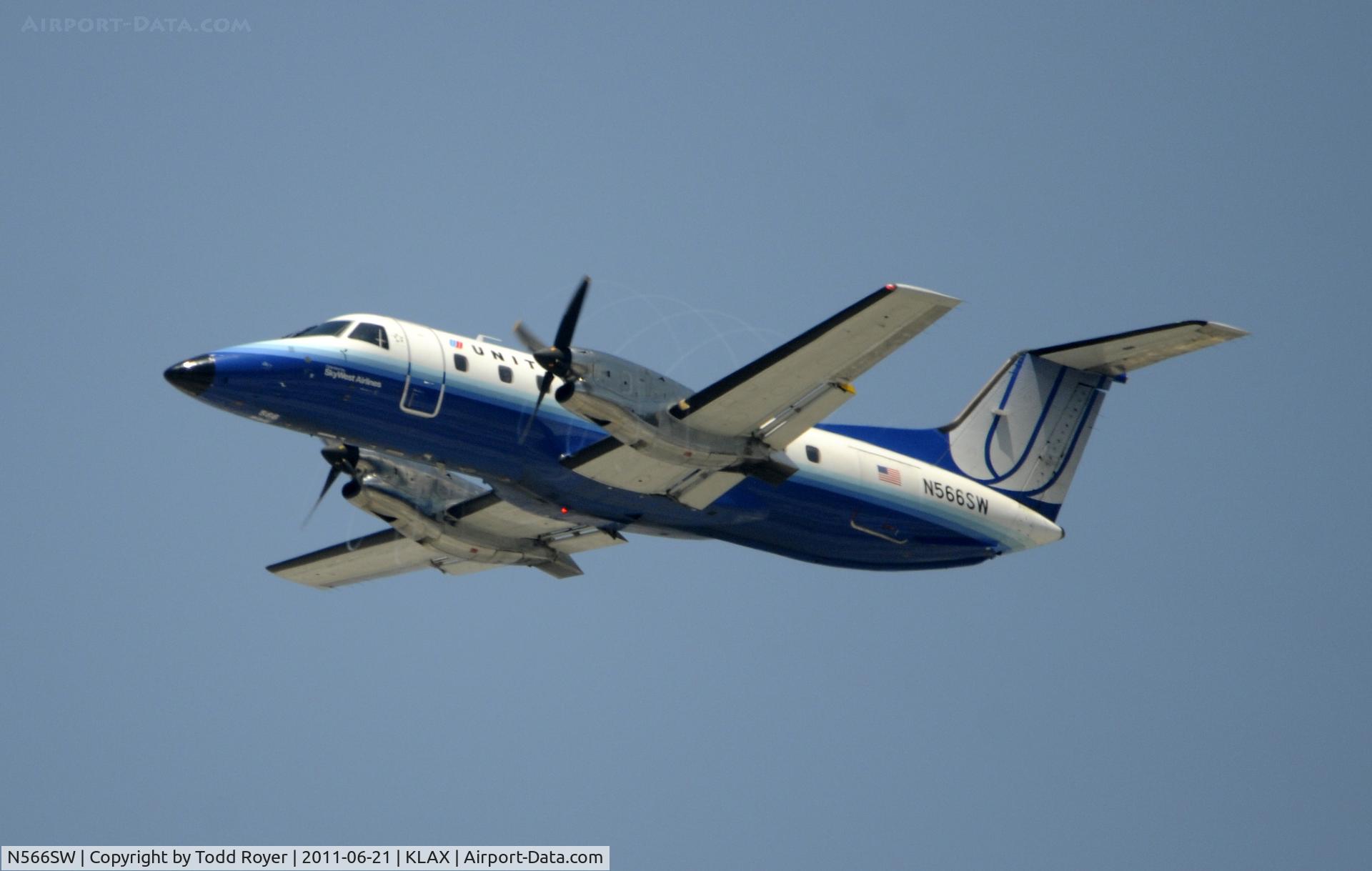 N566SW, 1998 Embraer EMB-120ER Brasilia C/N 120341, Departing LAX