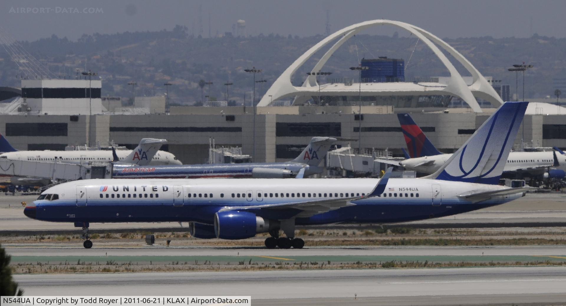 N544UA, 1991 Boeing 757-222 C/N 25322, Arriving at LAX