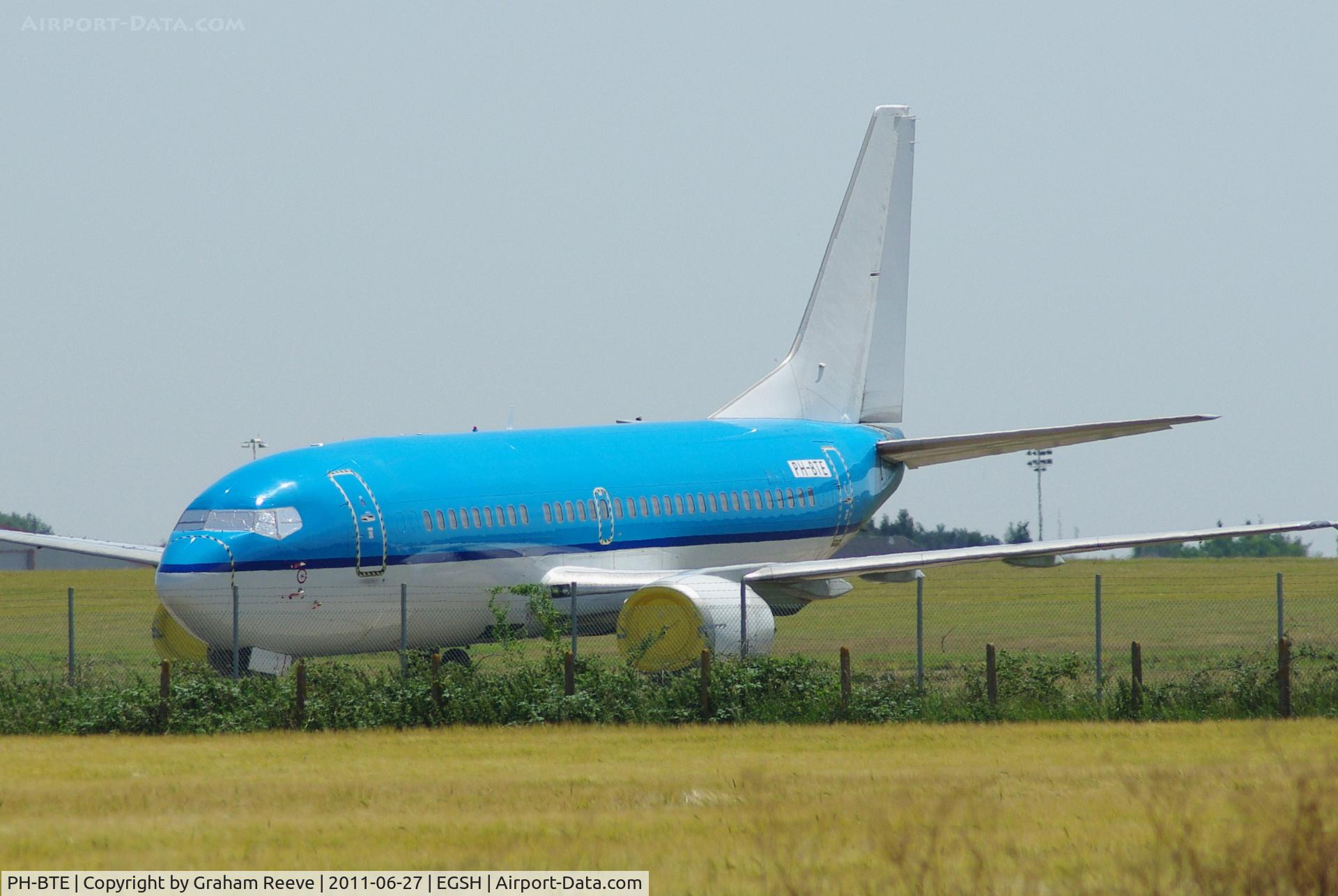 PH-BTE, 1993 Boeing 737-306 C/N 27421, In open storeage.