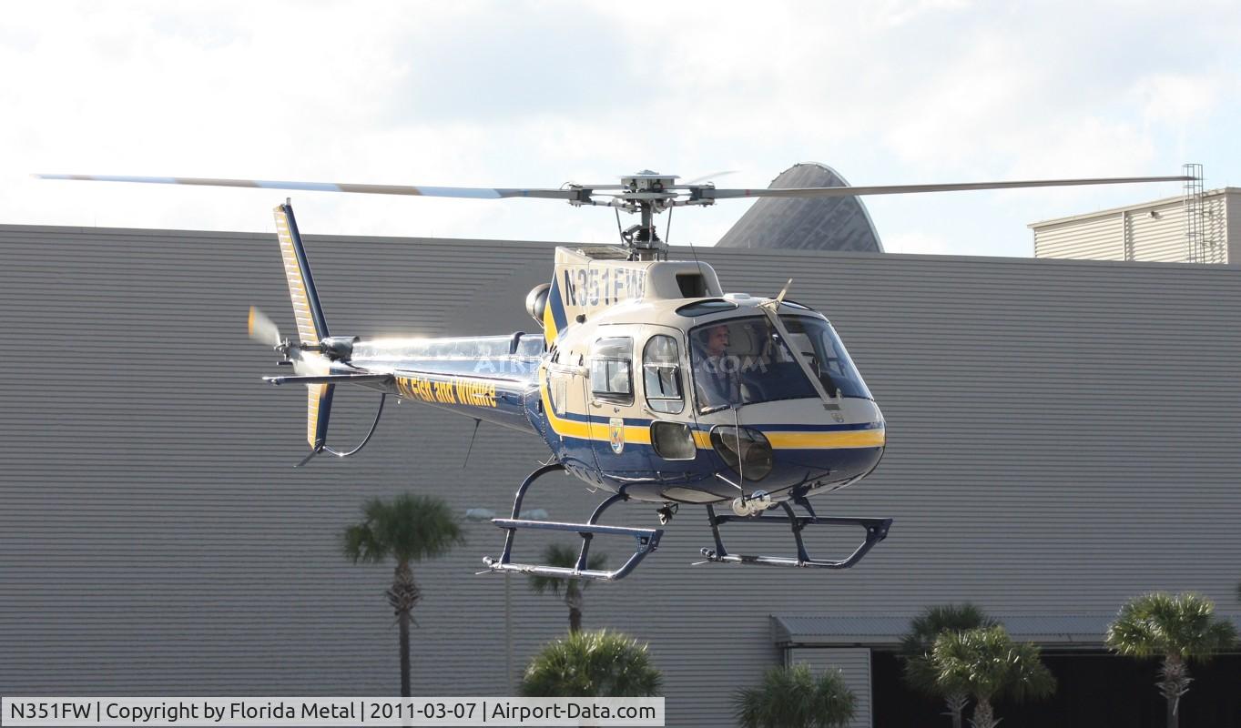 N351FW, Aerospatiale AS-350B-2 Ecureuil C/N 4704, Fish and Wildlife AS 350 at Orlando Heliexpo