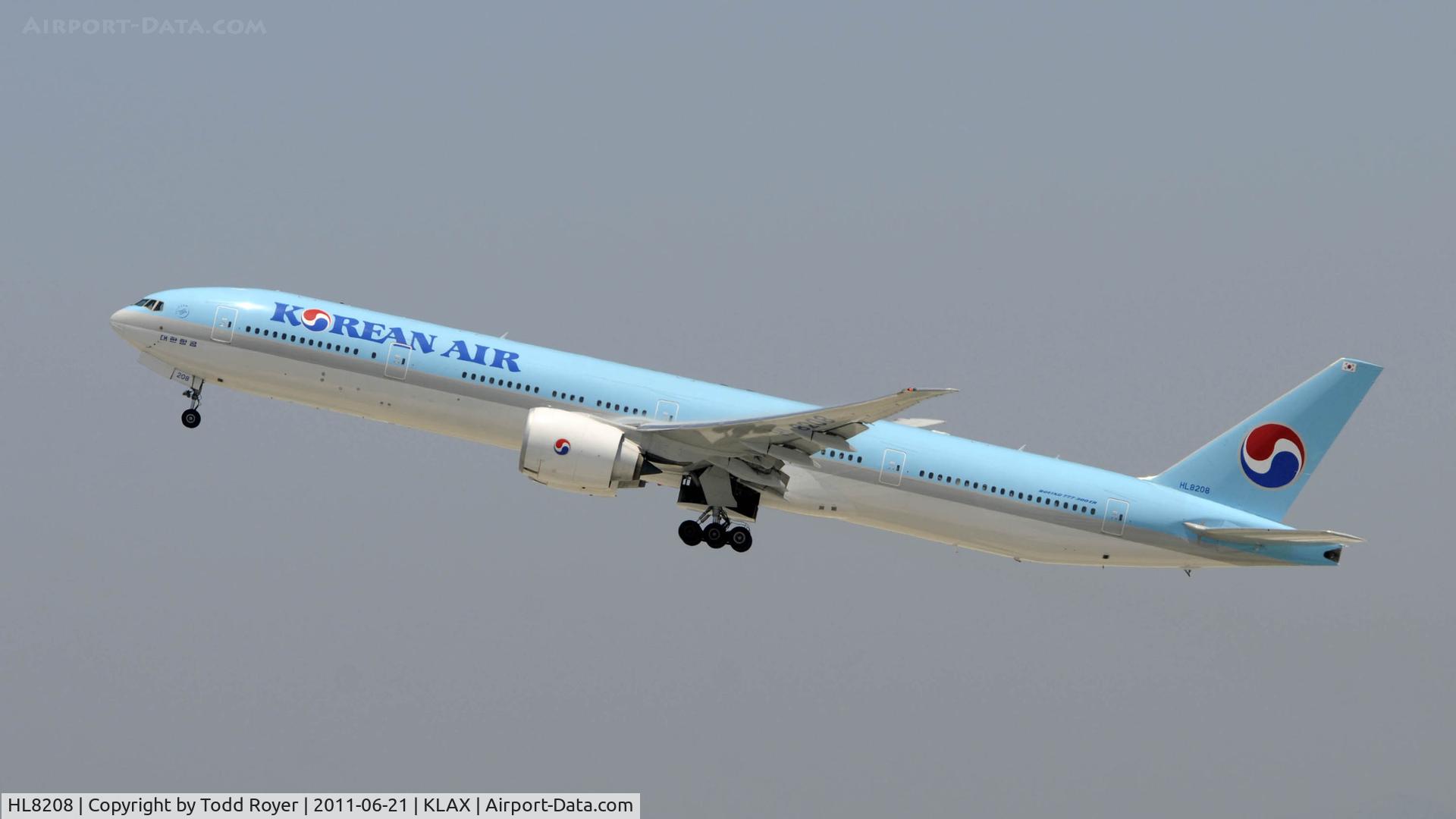 HL8208, 2010 Boeing 777-3B5/ER C/N 37645, Departing LAX