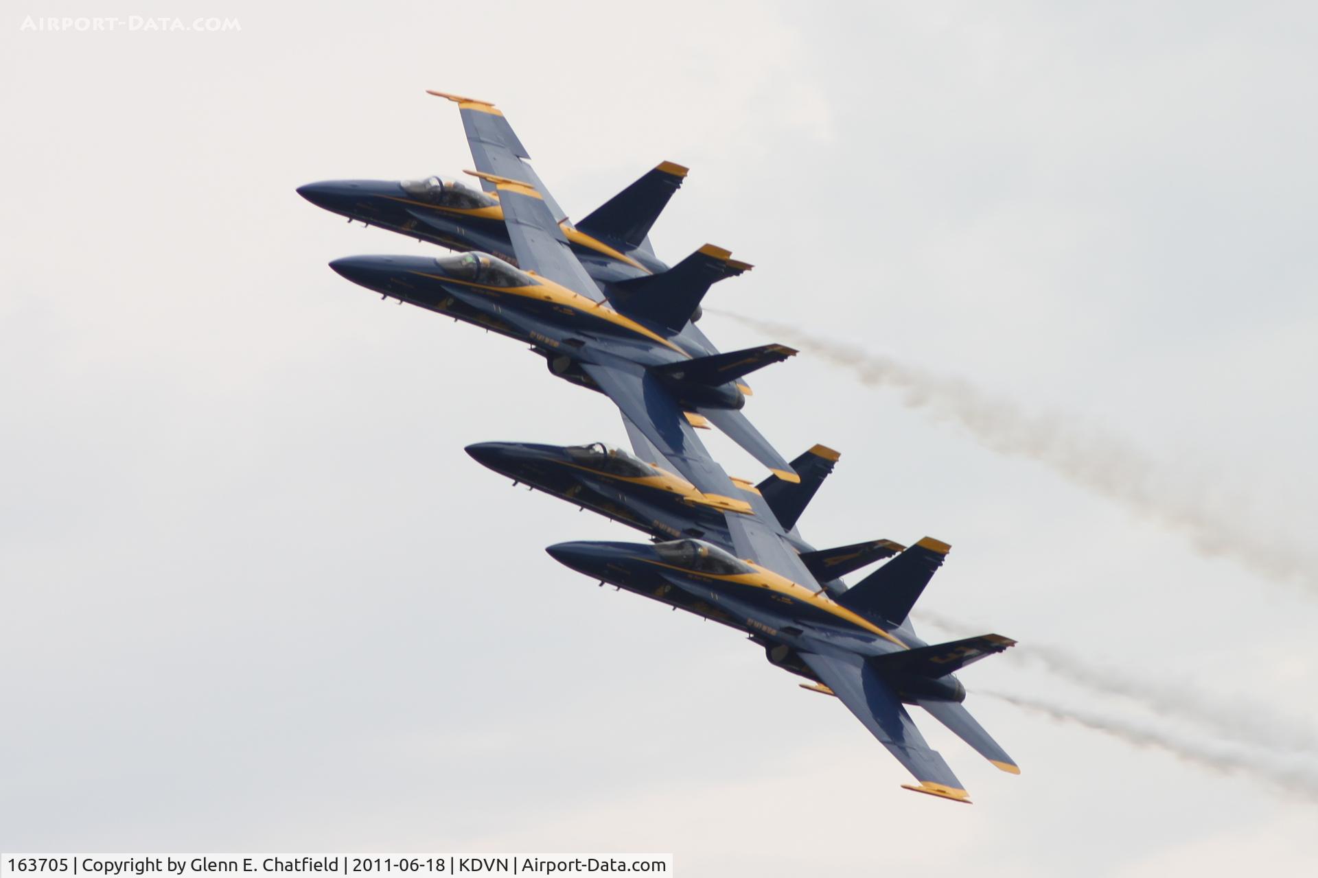 163705, 1988 McDonnell Douglas F/A-18C Hornet C/N 0767/C067, Quad Cities Air Show.  163705 is #1 leading