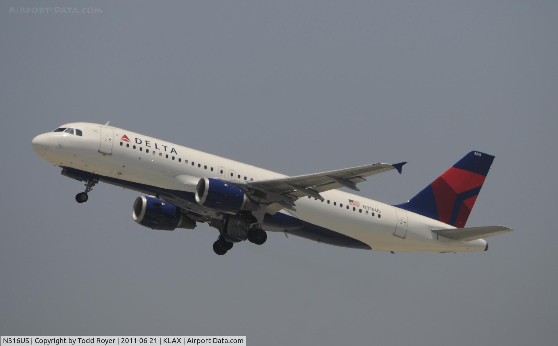 N316US, 1991 Airbus A320-211 C/N 192, Departing LAX