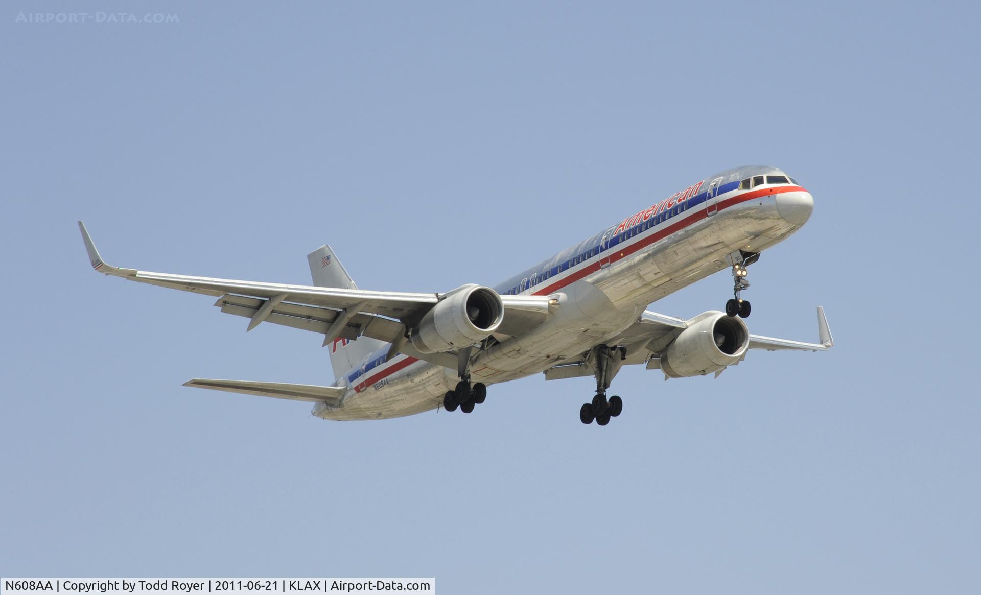 N608AA, 1996 Boeing 757-223 C/N 27446, LAnding at LAX