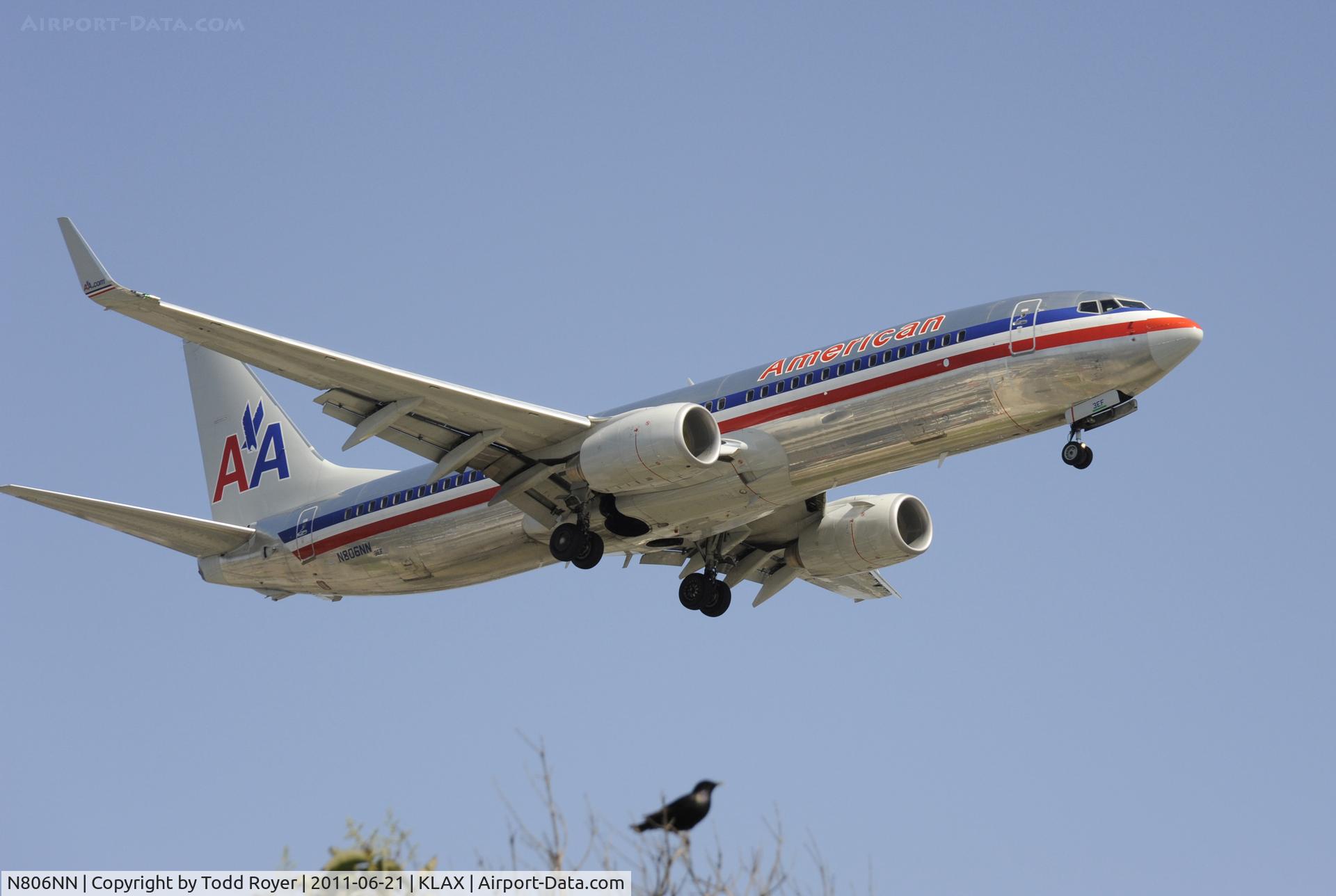 N806NN, 2009 Boeing 737-823 C/N 29561, Landing at LAX