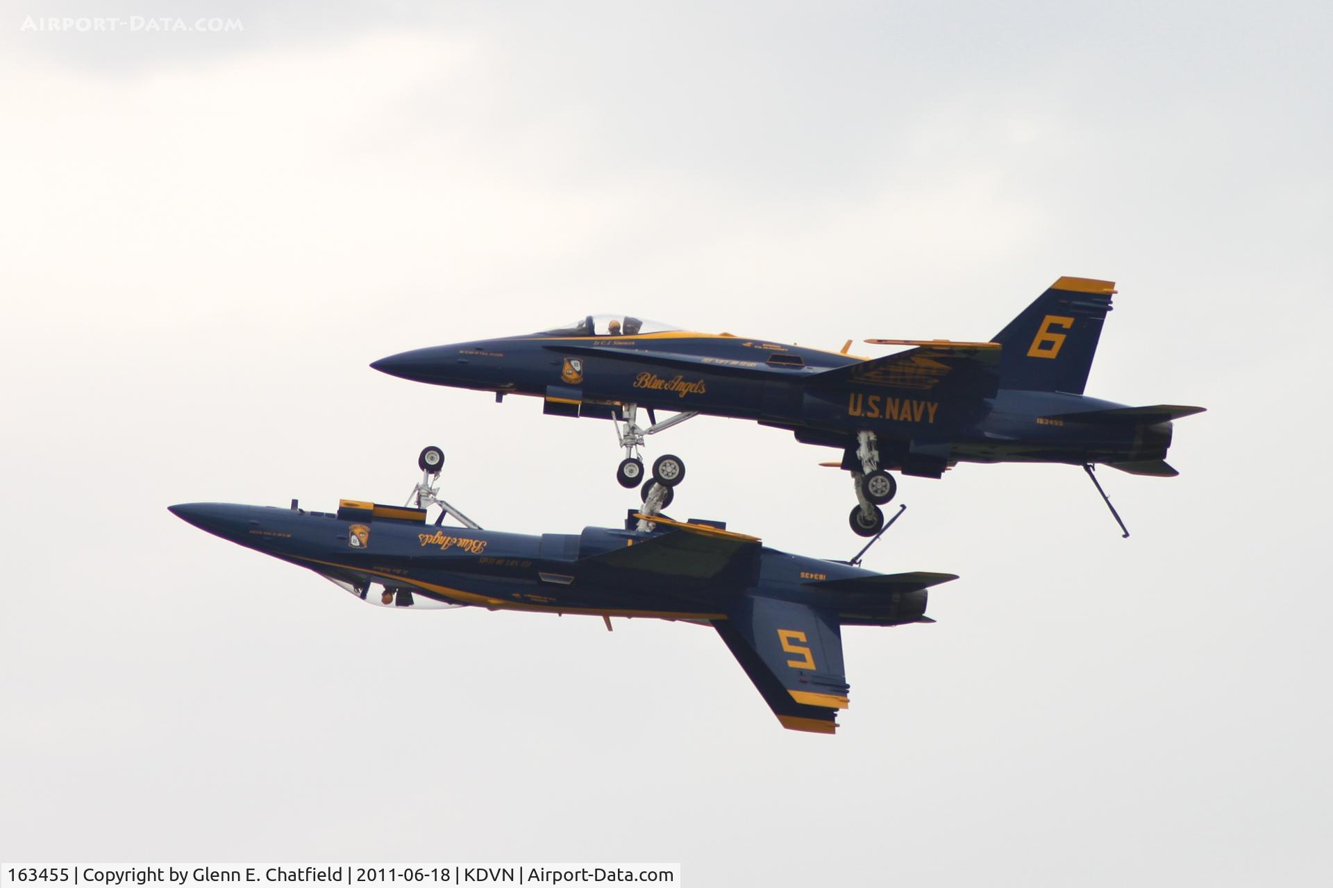 163455, 1988 McDonnell Douglas F/A-18C Hornet C/N 0669/C022, Quad Cities Air Show. 163455 is #6