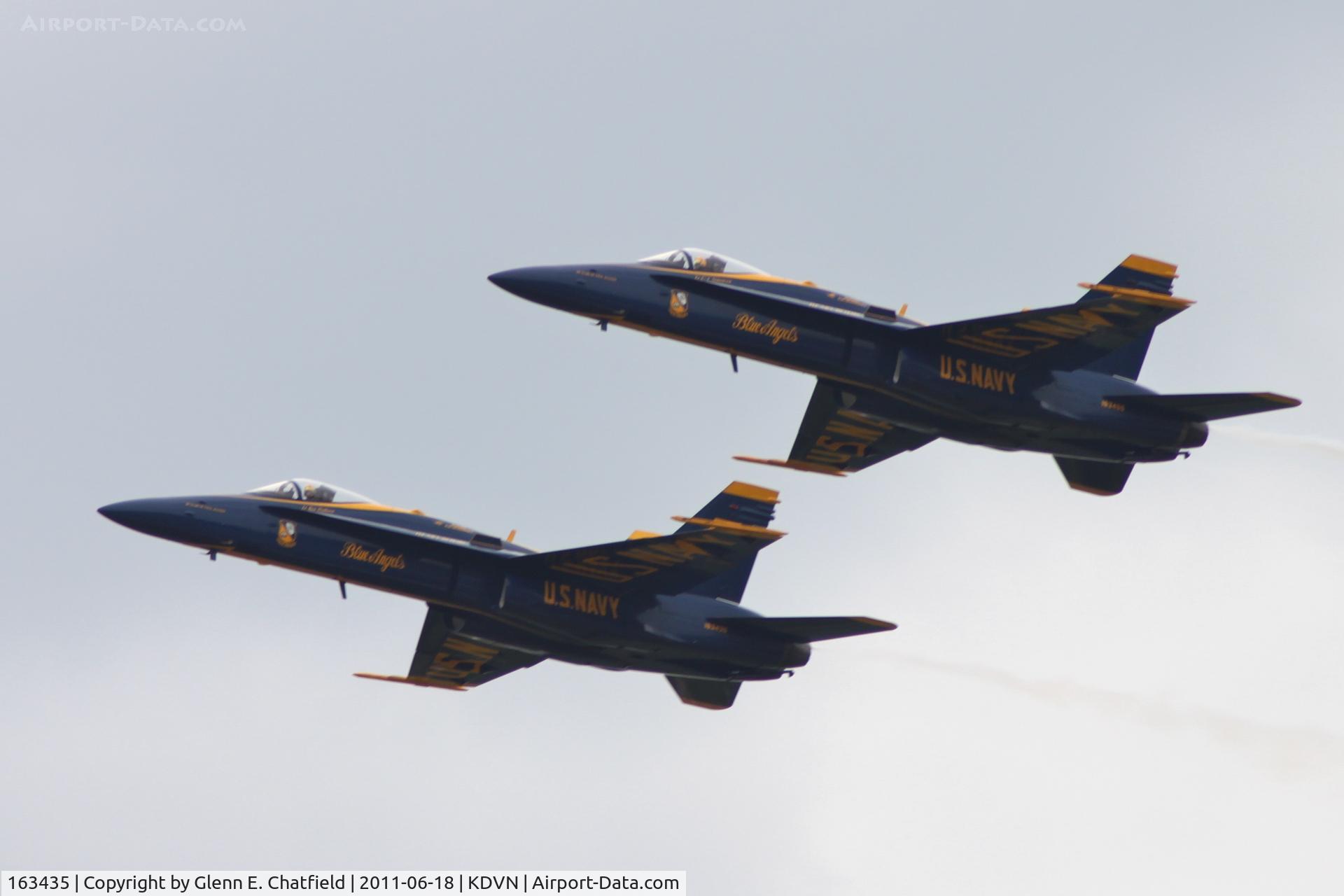 163435, 1987 McDonnell Douglas F/A-18C Hornet C/N 0634/C008, Quad Cities Air Show.  163435 is #5