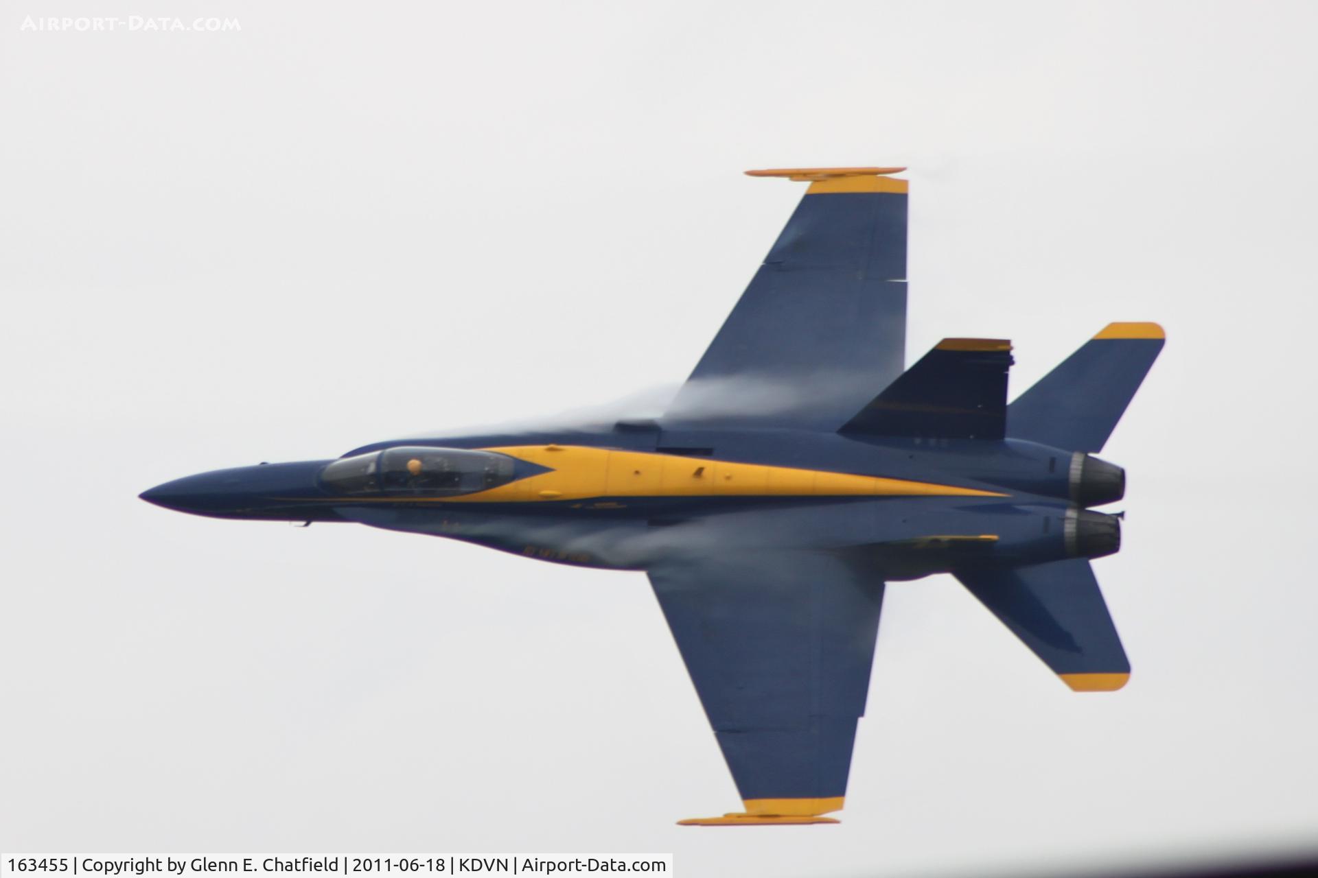 163455, 1988 McDonnell Douglas F/A-18C Hornet C/N 0669/C022, Quad Cities Air show.