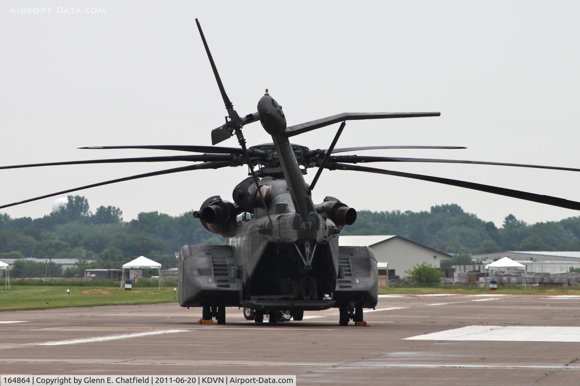 164864, Sikorsky MH-53E Sea Dragon C/N 65-620, Parked on runway the day after the air show.