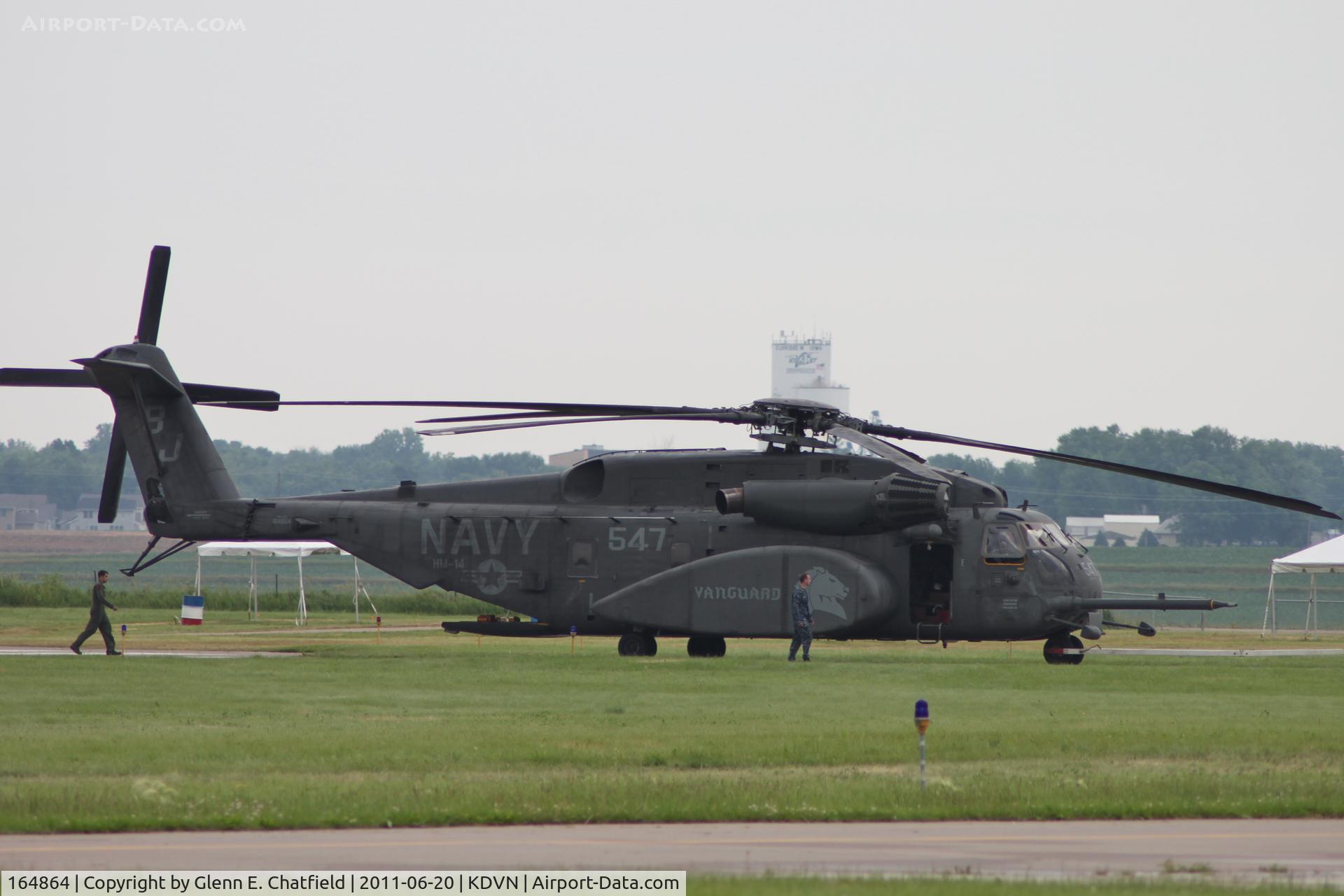 164864, Sikorsky MH-53E Sea Dragon C/N 65-620, Parked on runway the day after the air show.