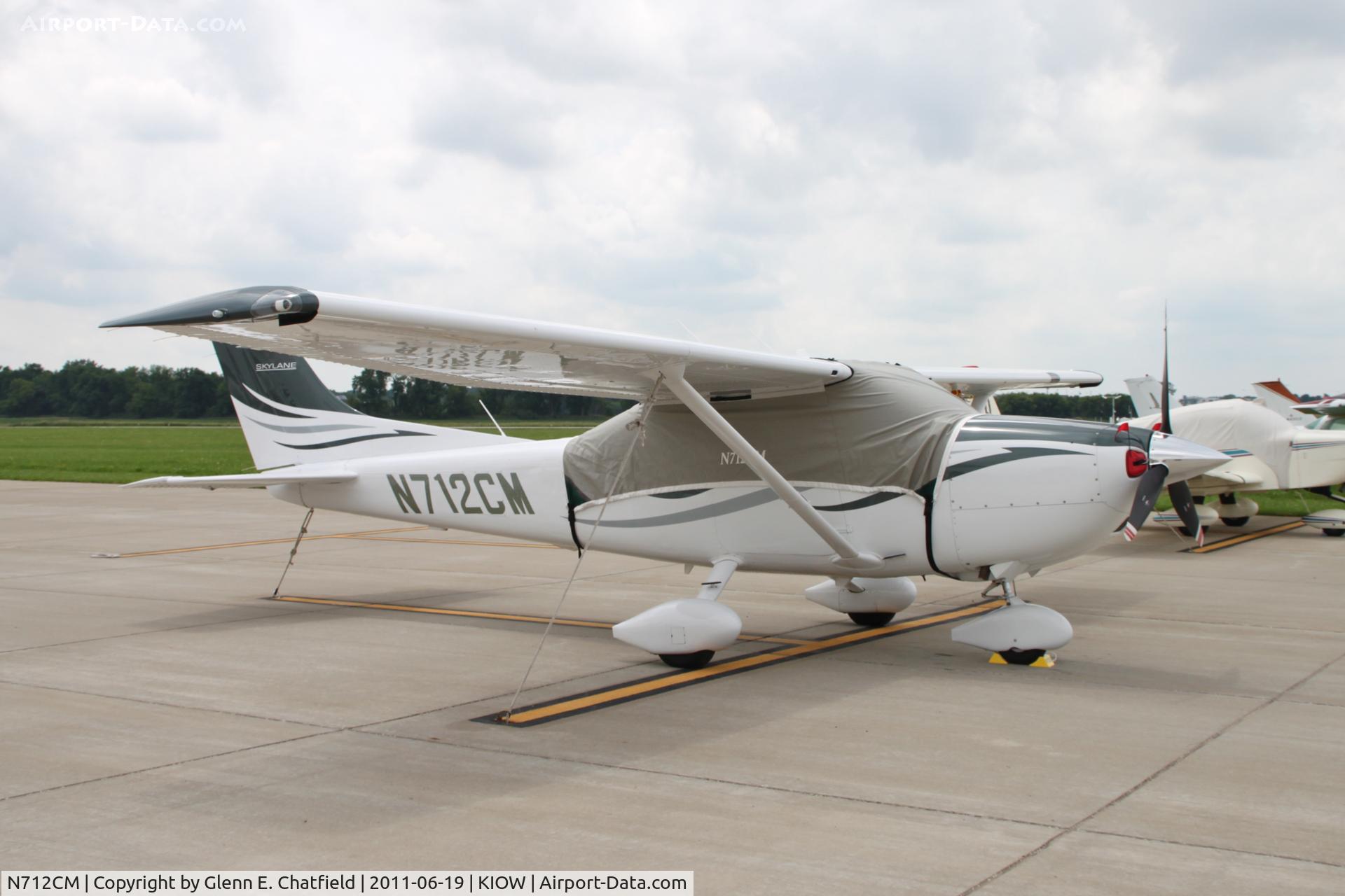 N712CM, 2008 Cessna 182T Skylane C/N 18282113, Parked on ramp