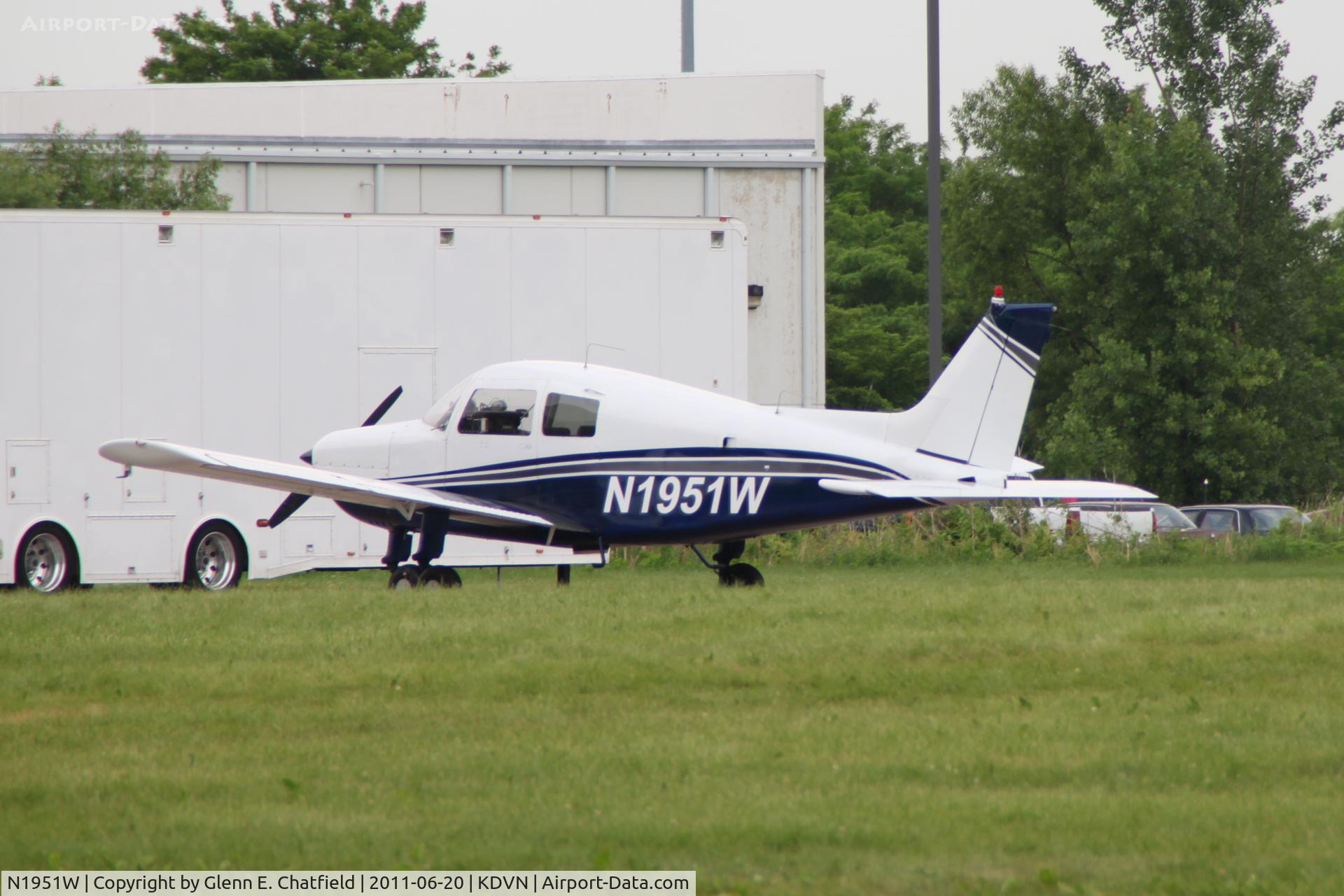 N1951W, 1973 Beech B19 Sport 150 C/N MB-615, Parked on ramp