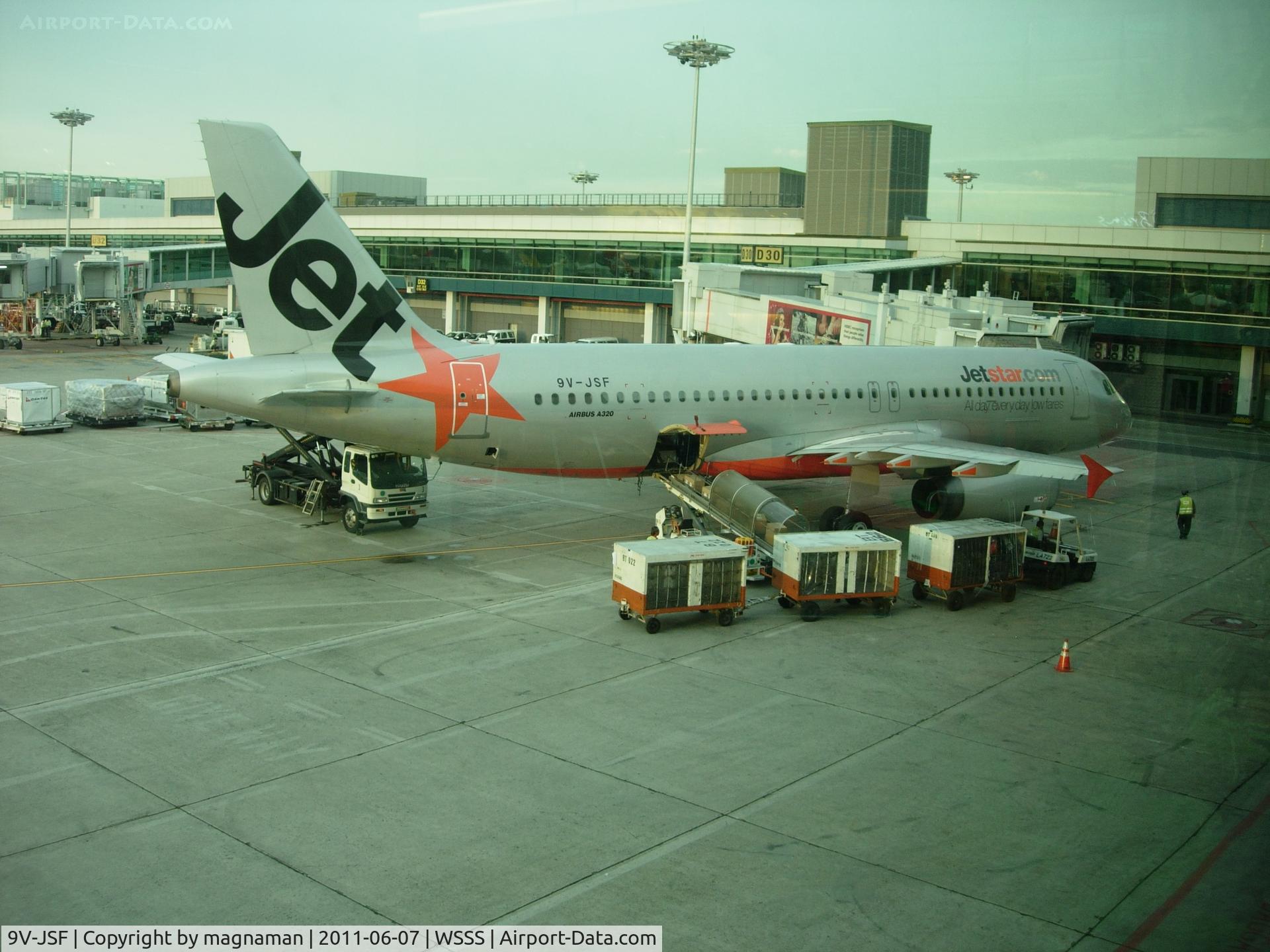9V-JSF, 2005 Airbus A320-232 C/N 2453, On stand at Singapore