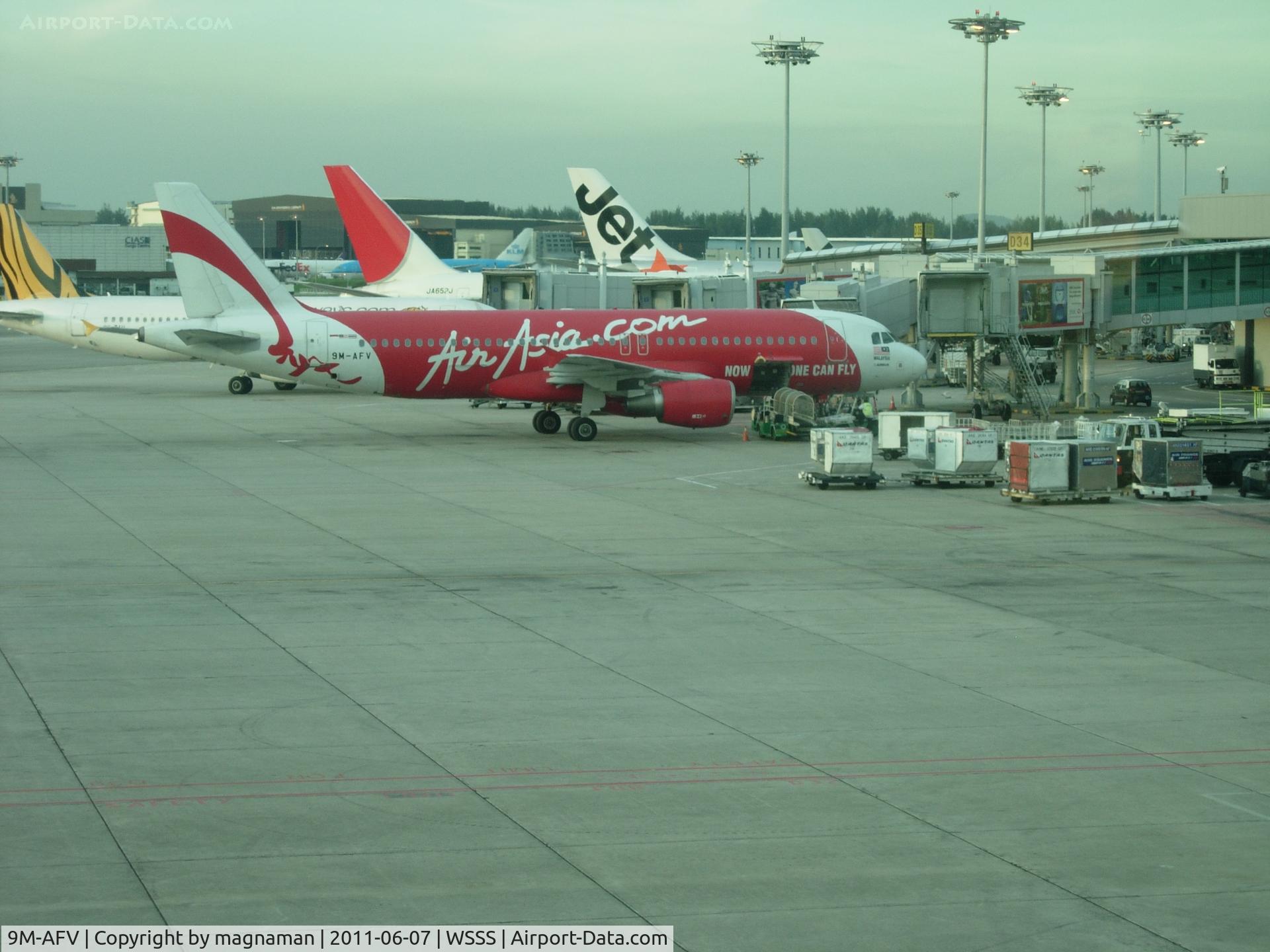 9M-AFV, 2007 Airbus A320-216 C/N 3173, On stand at singapore
