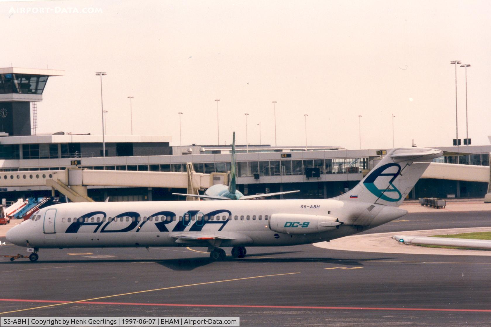 S5-ABH, McDonnell Douglas DC-9-32 C/N 47570, Adria