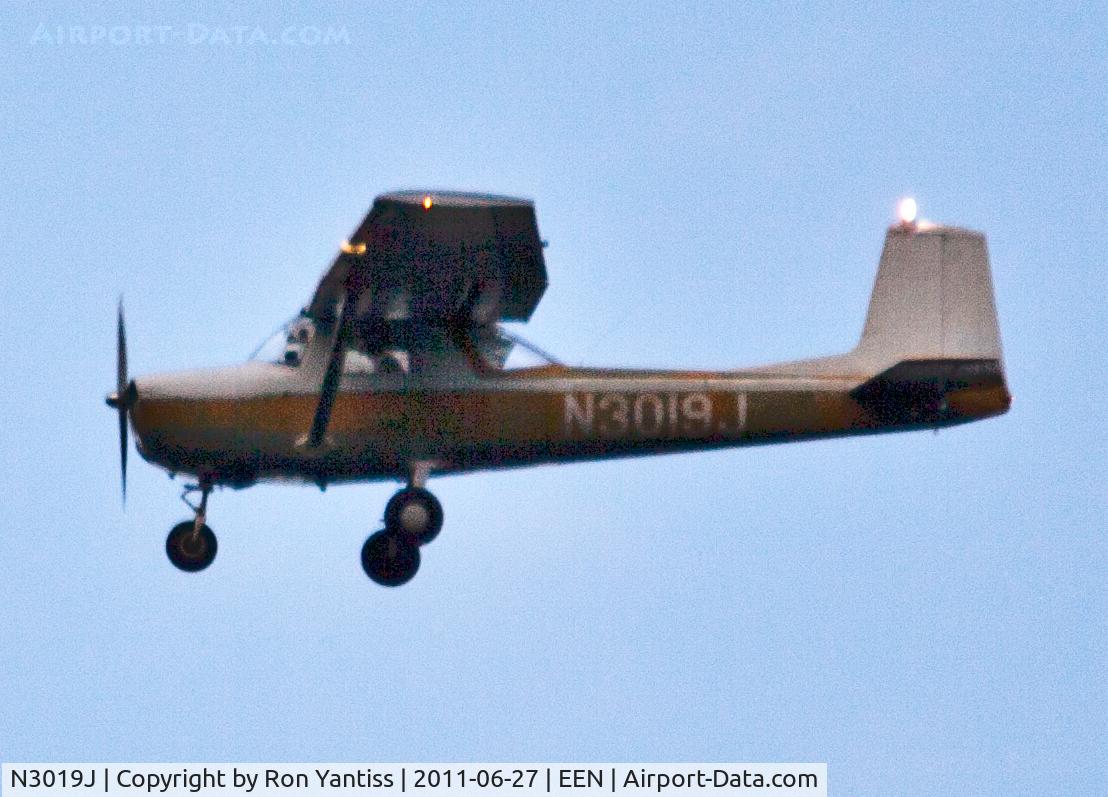 N3019J, 1965 Cessna 150E C/N 15061119, Evening approach to Keene, NH. 6/27/2011 at 8:04pm