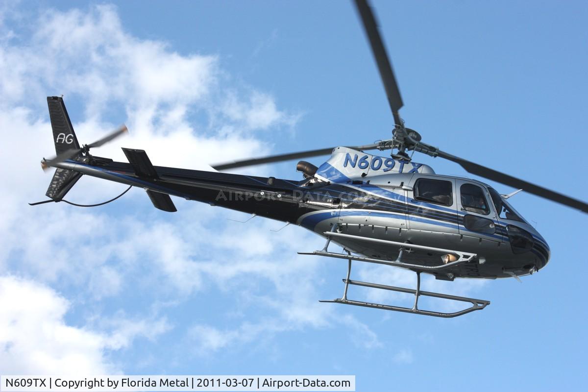 N609TX, Eurocopter AS-350B-2 Ecureuil Ecureuil C/N 4776, AS 350 leaving Heliexpo Orlando