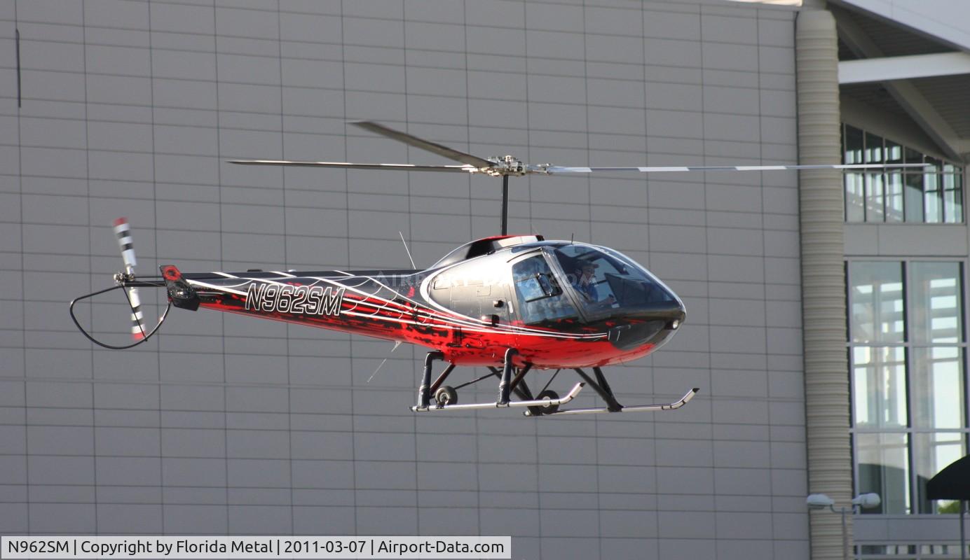 N962SM, 2007 Enstrom 280FX Shark C/N 2132, Enstrom 280FX leaving Heliexpo Orlando