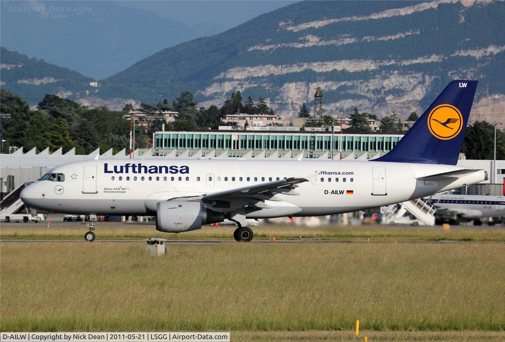 D-AILW, 1998 Airbus A319-114 C/N 853, LSGG/GVA