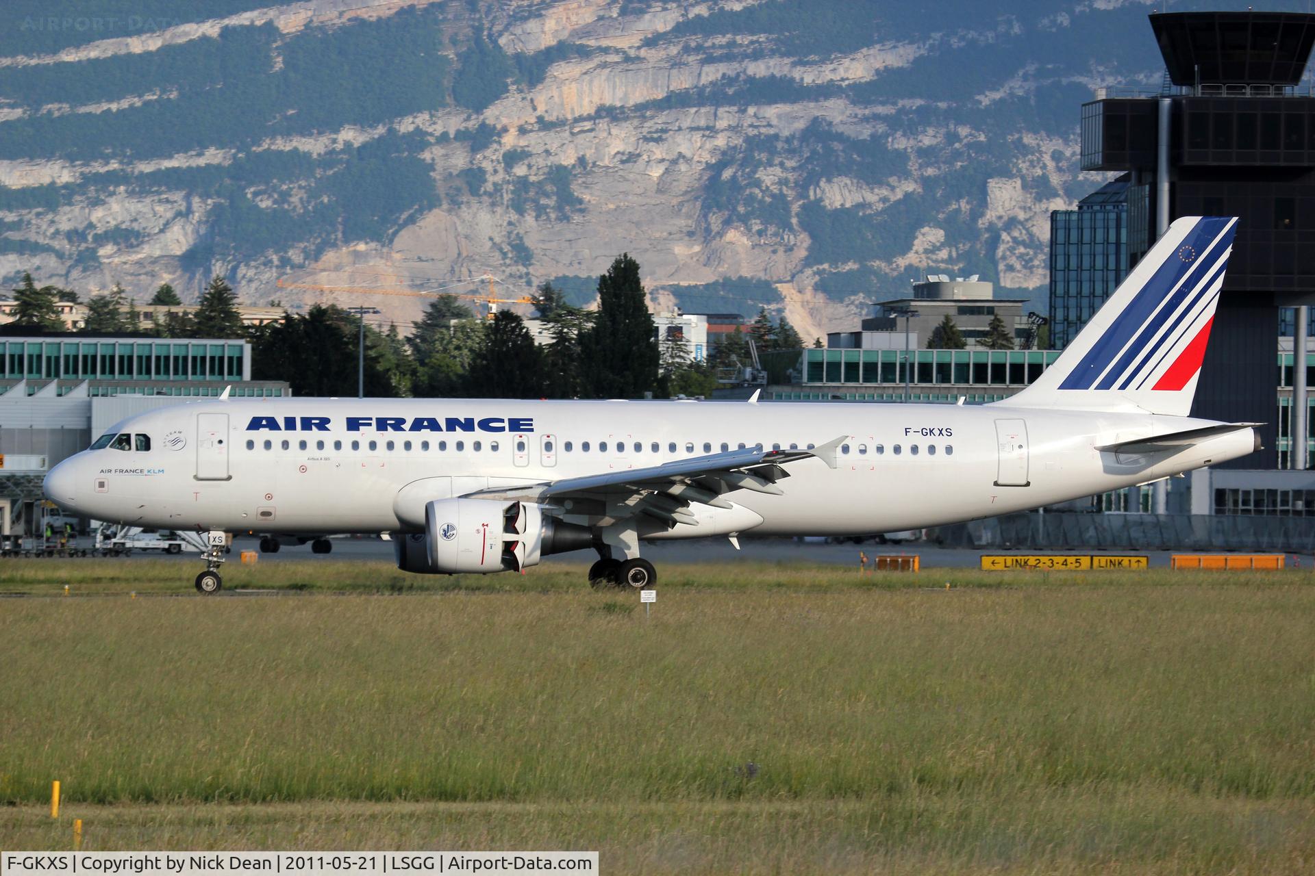 F-GKXS, 2009 Airbus A320-214 C/N 3825, LSGG/GVA