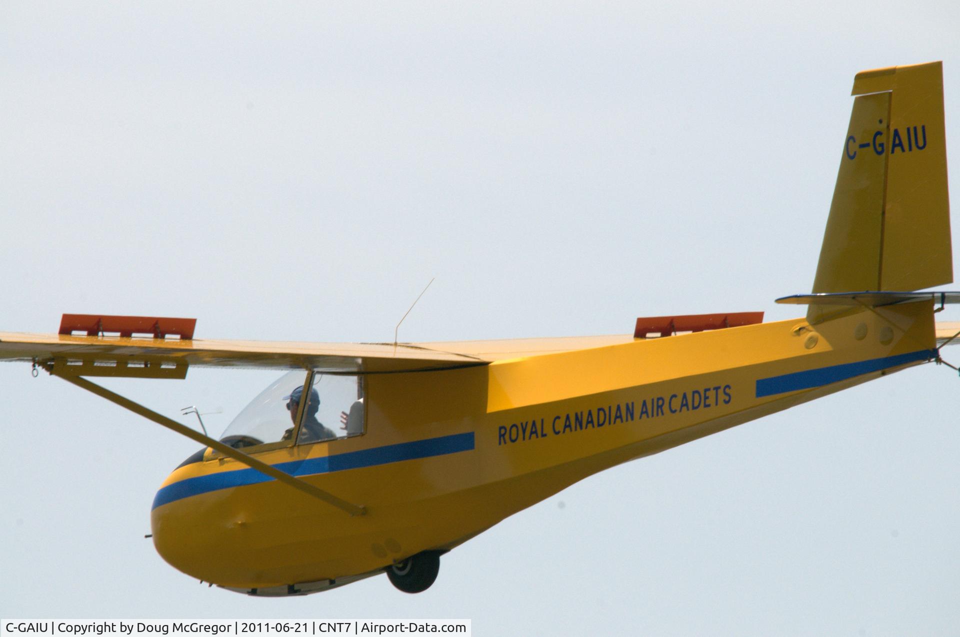 C-GAIU, 1979 Schweizer SGS 2-33A C/N 547, Training Sailplane for Picton Air Cadets. Shot on final at Picton ON airport.