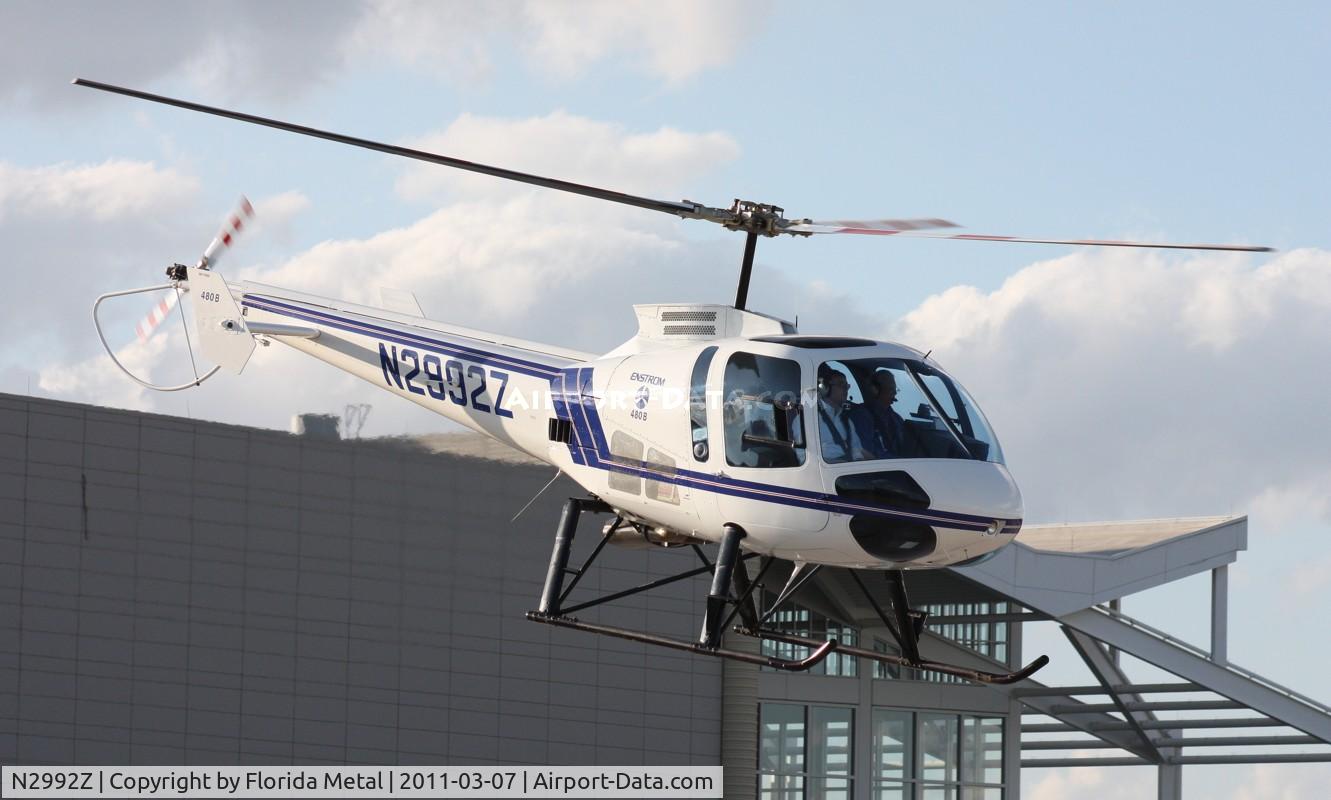 N2992Z, 2009 Enstrom 480B C/N 5130, enstrom 480 leaving Heliexpo Orlando