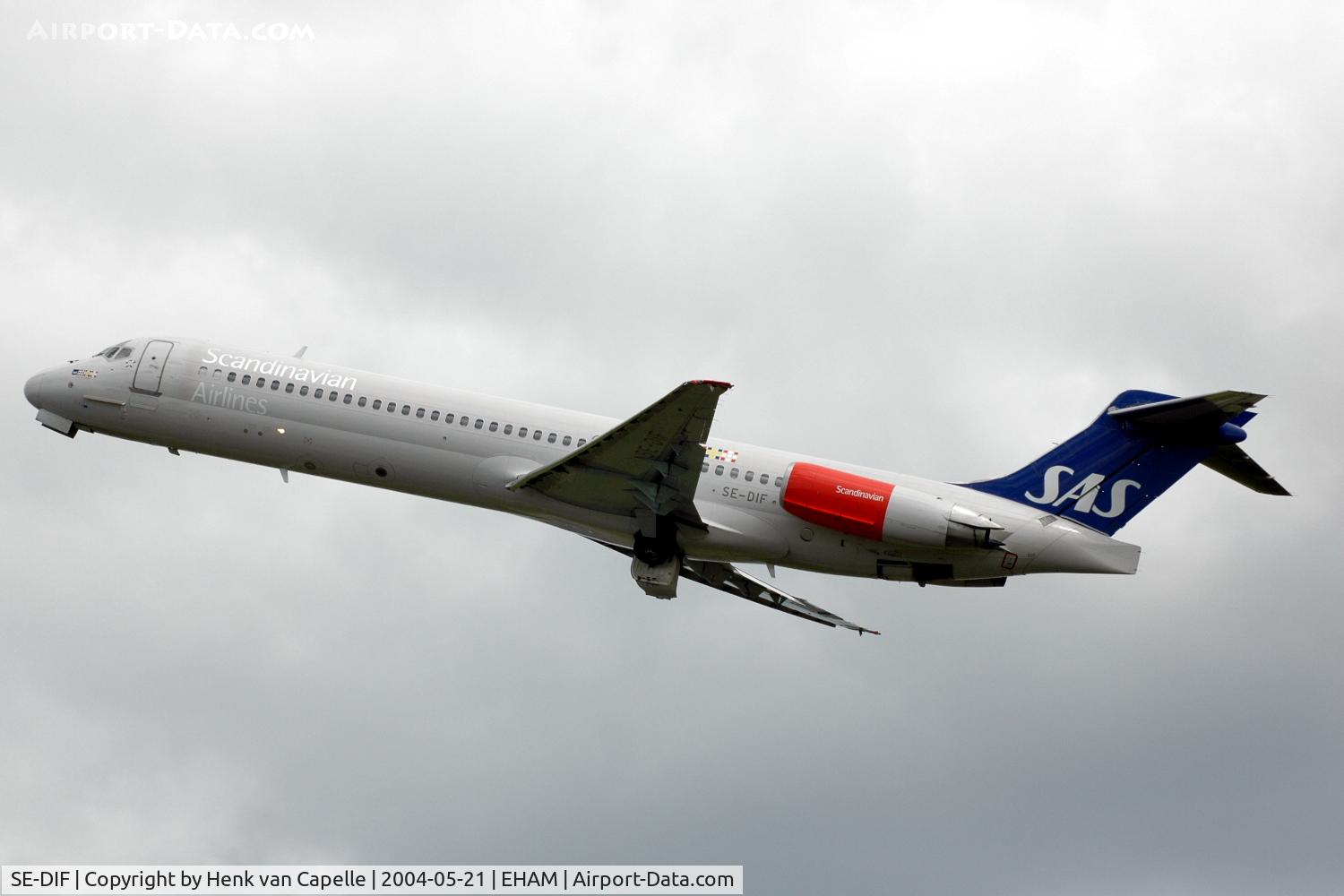 SE-DIF, 1989 McDonnell Douglas MD-87 (DC-9-87) C/N 49606, Take off of a SAS MD-87 from Schiphol airport.