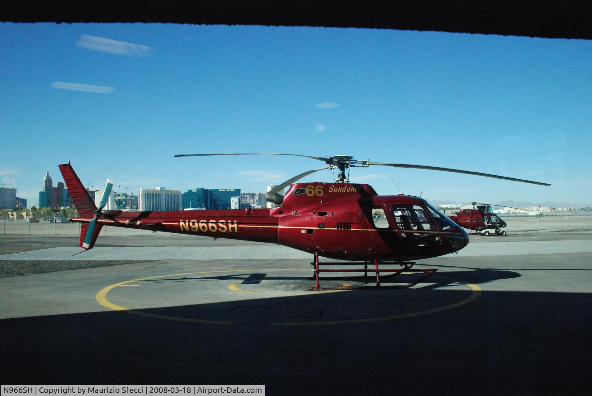 N966SH, 2004 Eurocopter AS-350B-2 Ecureuil C/N 3787, Las Vegas