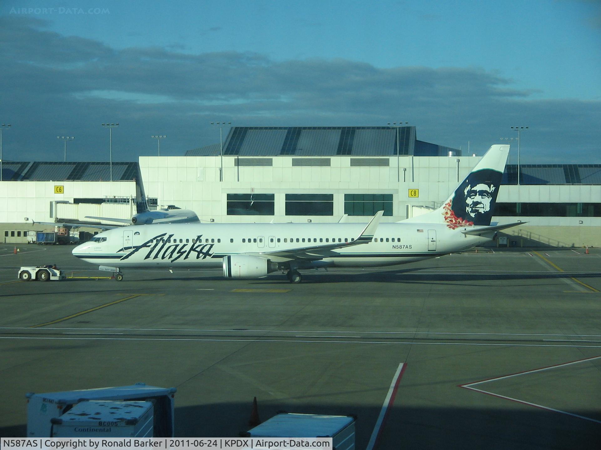 N587AS, 2007 Boeing 737-890 C/N 35684, Portland