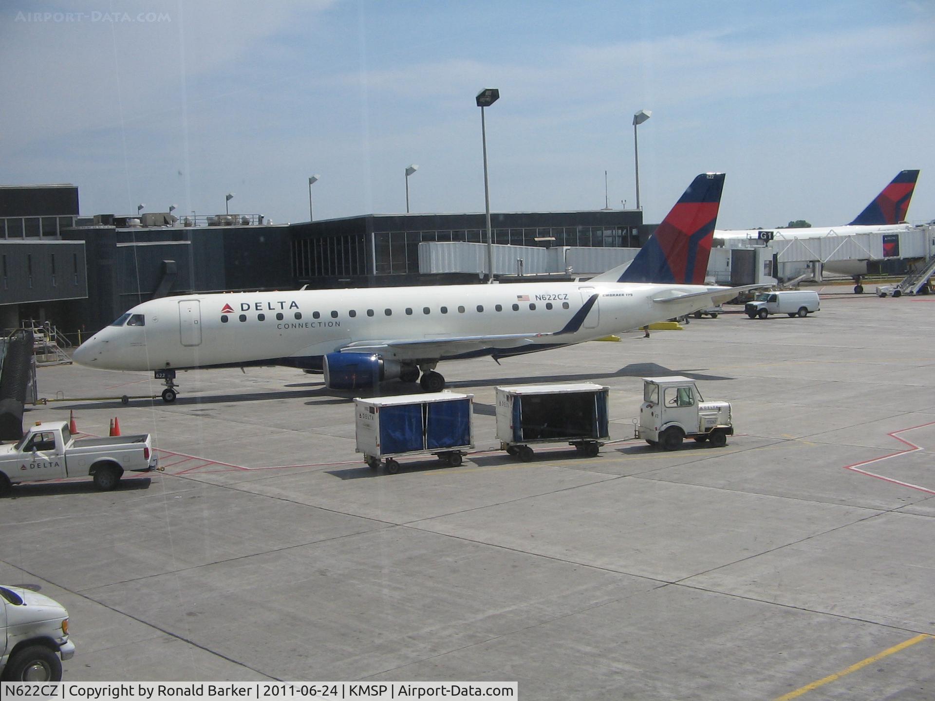 N622CZ, 2008 Embraer 175LR (ERJ-170-200LR) C/N 17000219, MN-St Paul