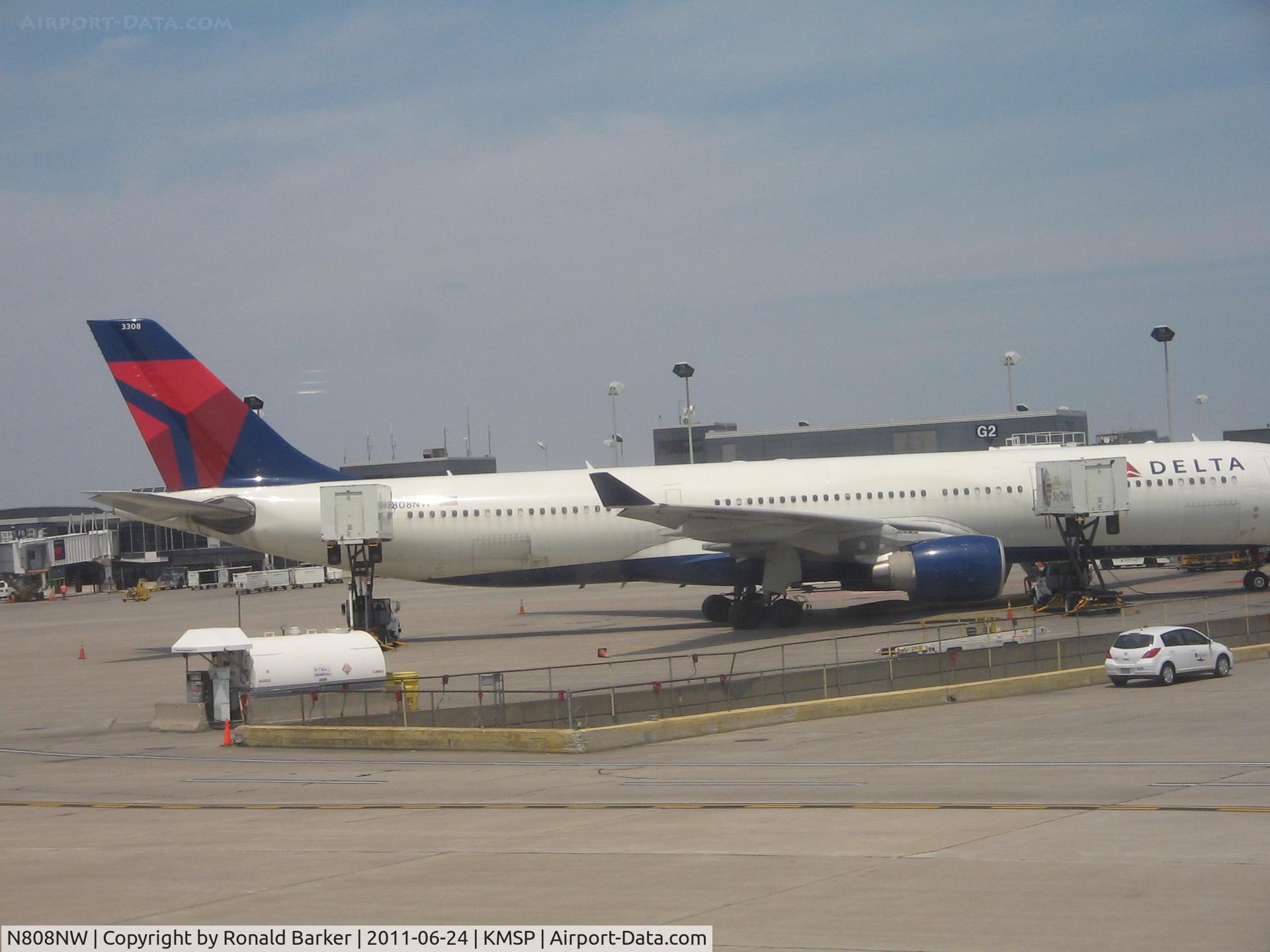 N808NW, 2004 Airbus A330-323 C/N 0591, MN - St Paul