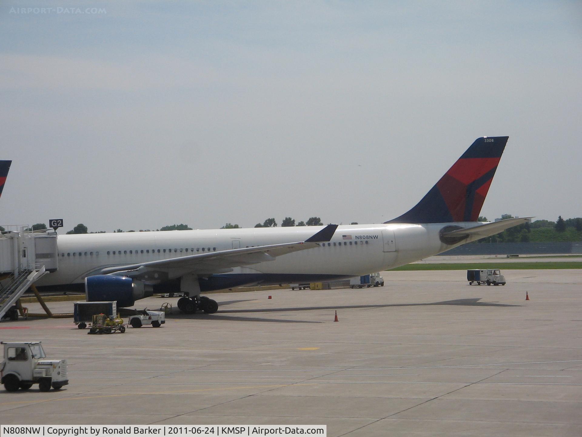 N808NW, 2004 Airbus A330-323 C/N 0591, MN-St Paul
