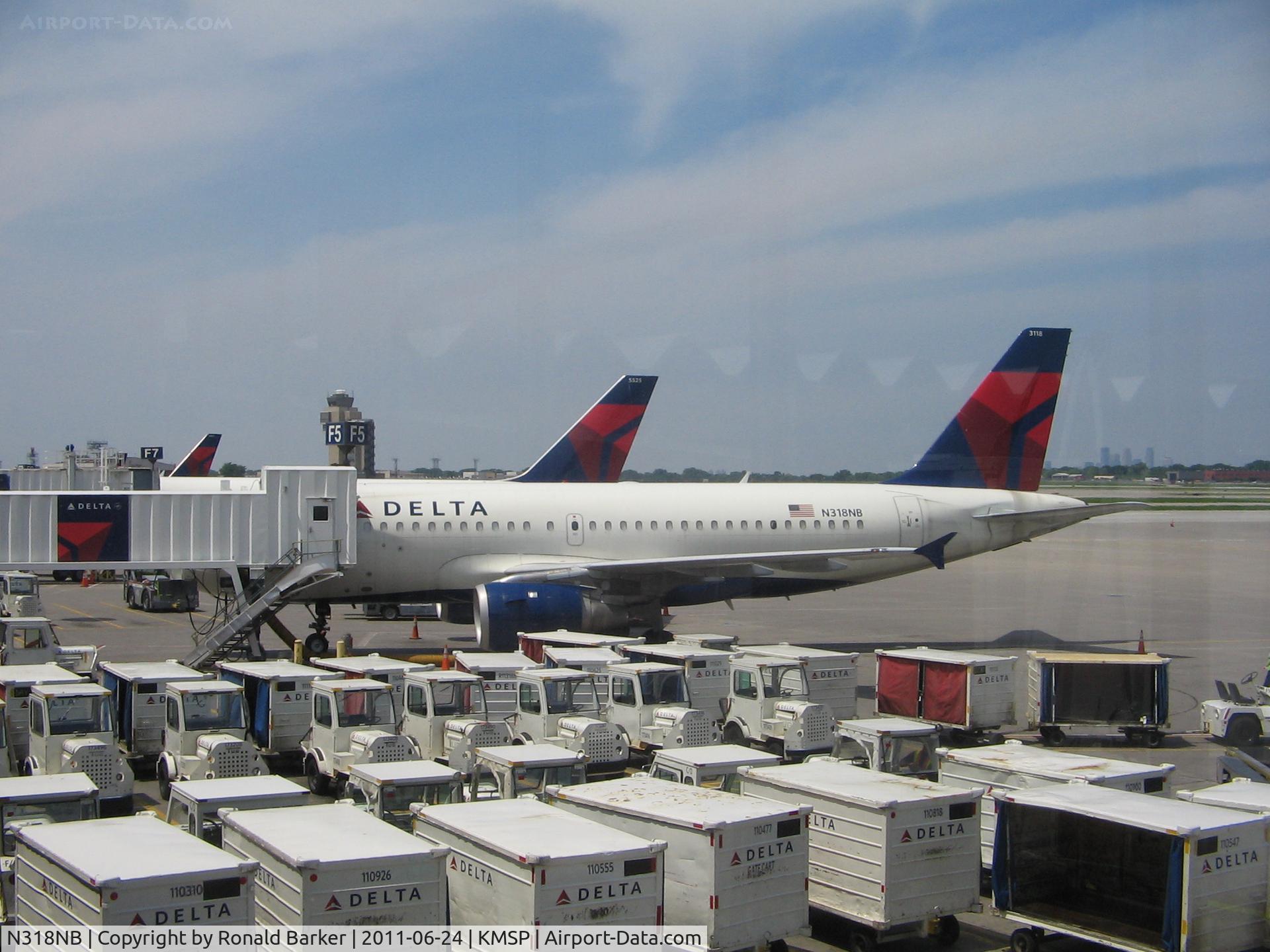 N318NB, 2000 Airbus A319-114 C/N 1325, MN-St Paul