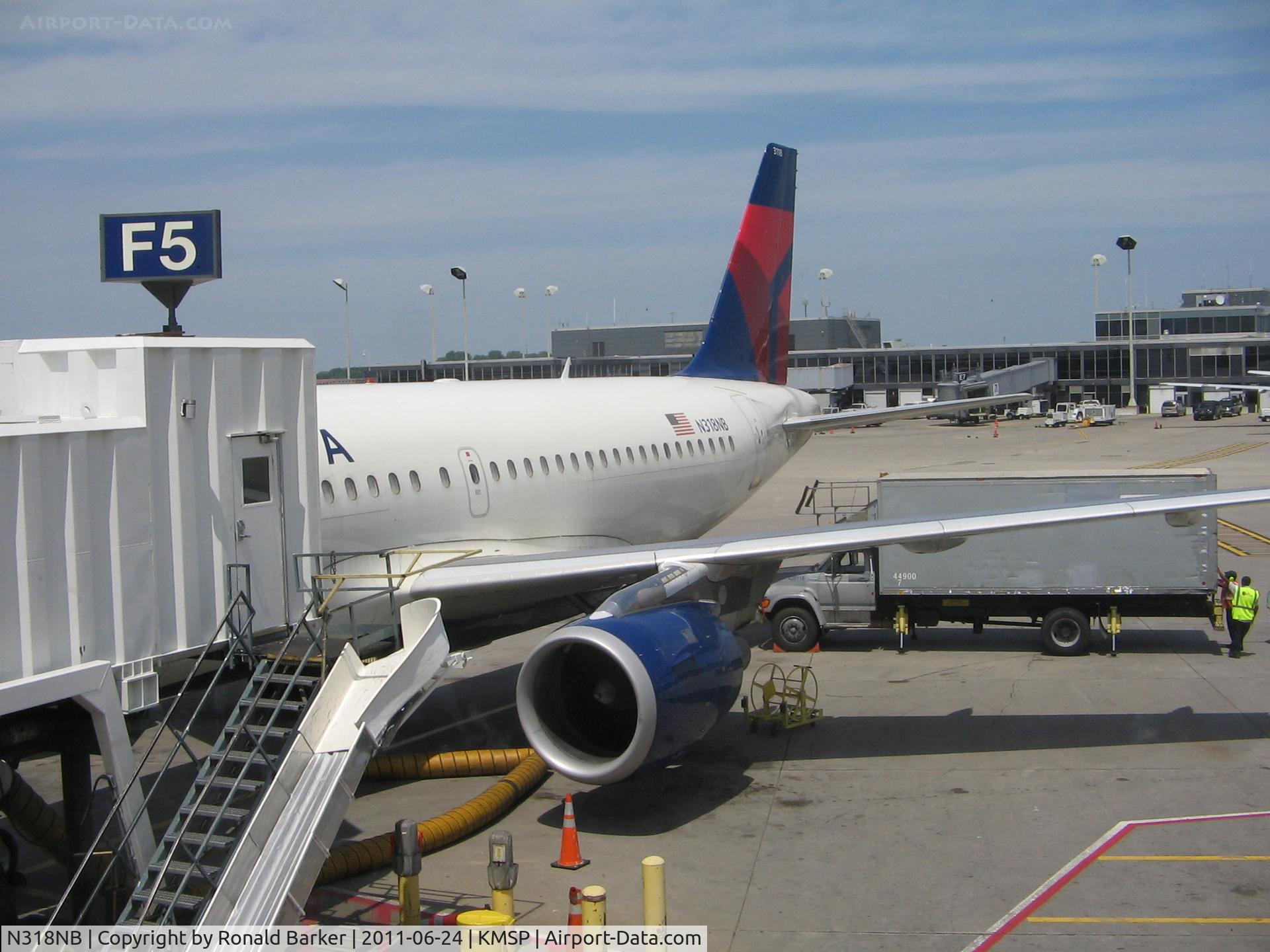 N318NB, 2000 Airbus A319-114 C/N 1325, MN-St Paul