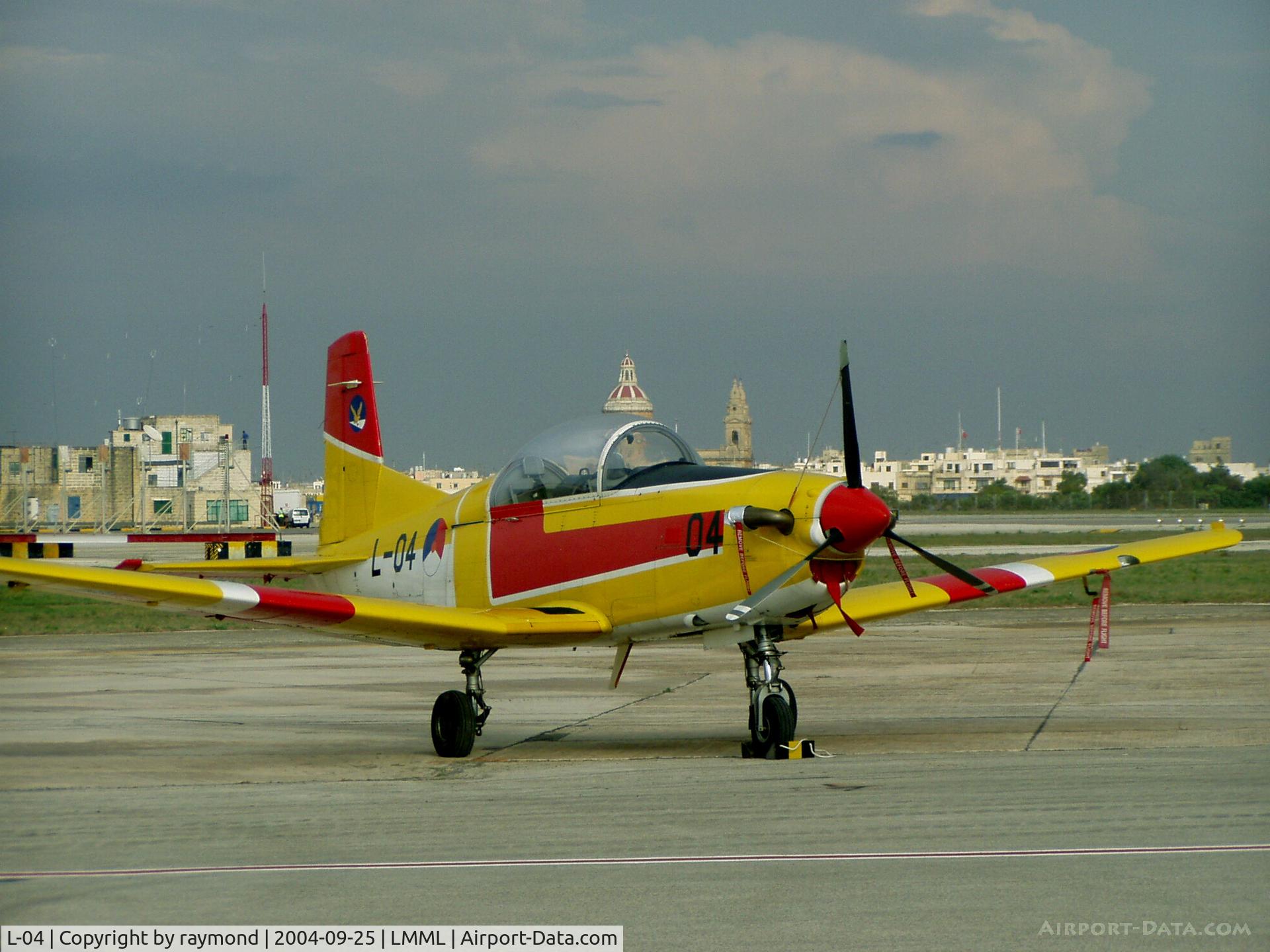L-04, 1988 Pilatus PC-7 Turbo Trainer C/N 541, PC-7 L-04 RNLAF