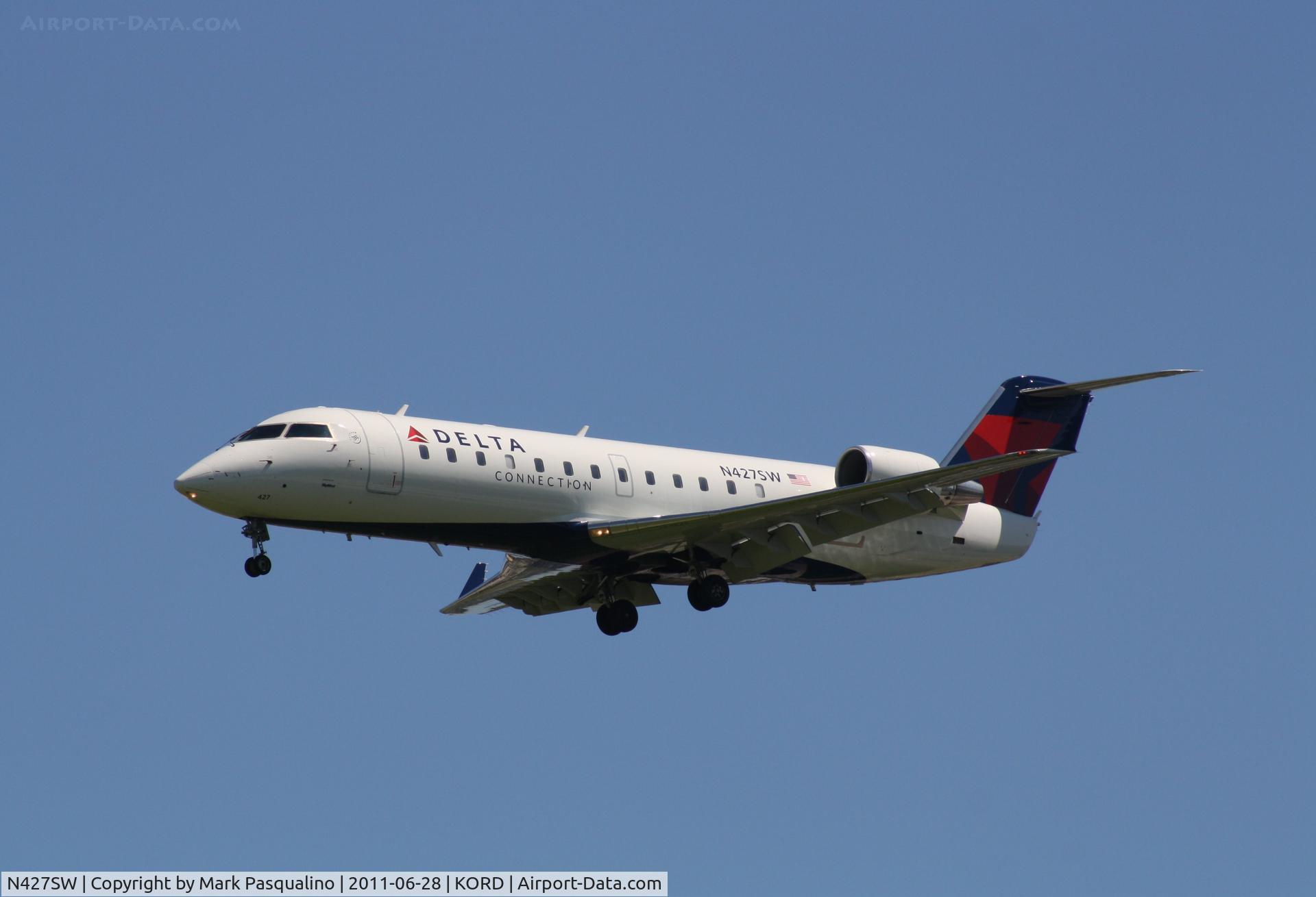 N427SW, 2001 Bombardier CRJ-200LR (CL-600-2B19) C/N 7497, CL-600-2B19