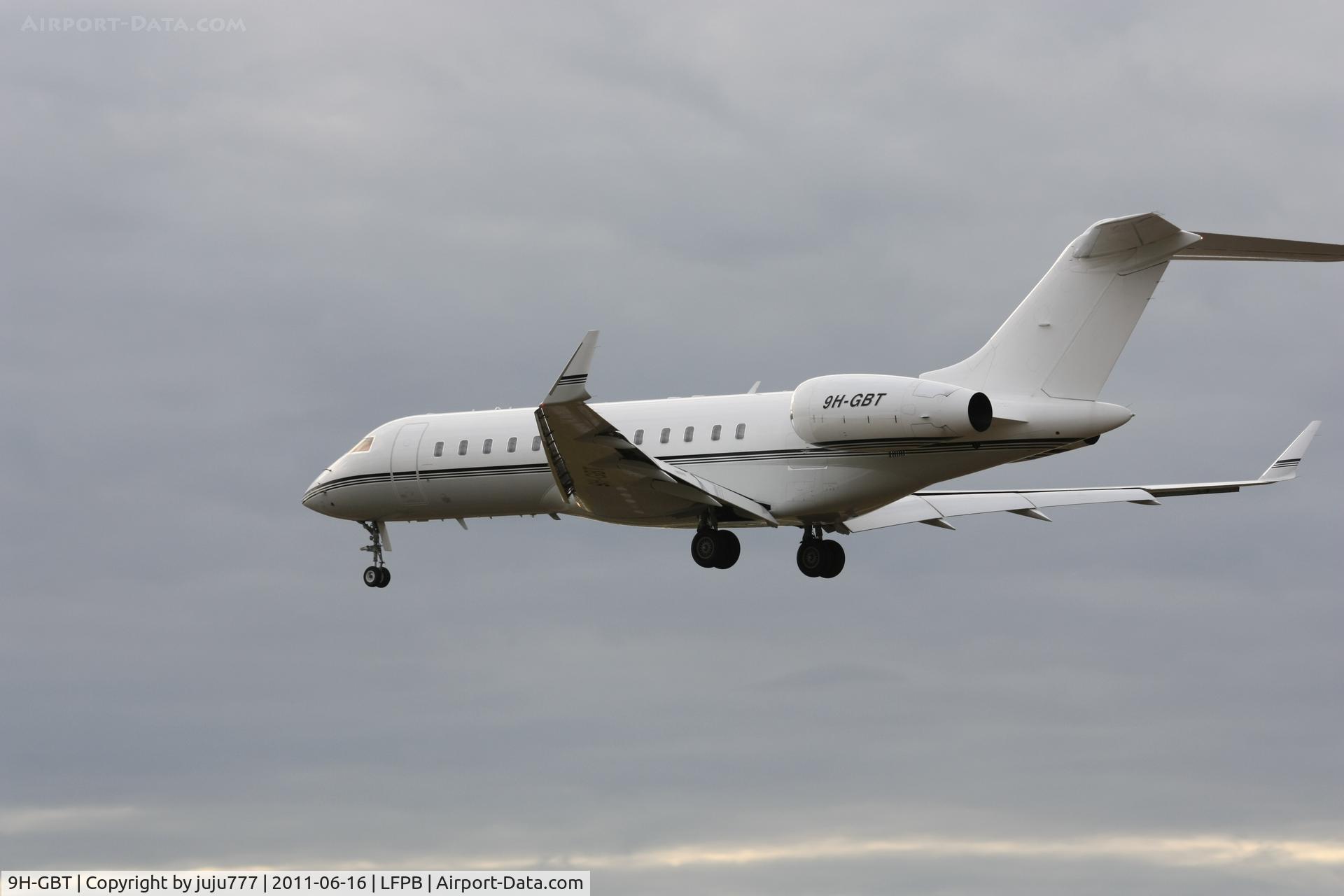 9H-GBT, 1999 Bombardier BD-700-1A10 Global Express C/N 9020, on transit at Le Bourget