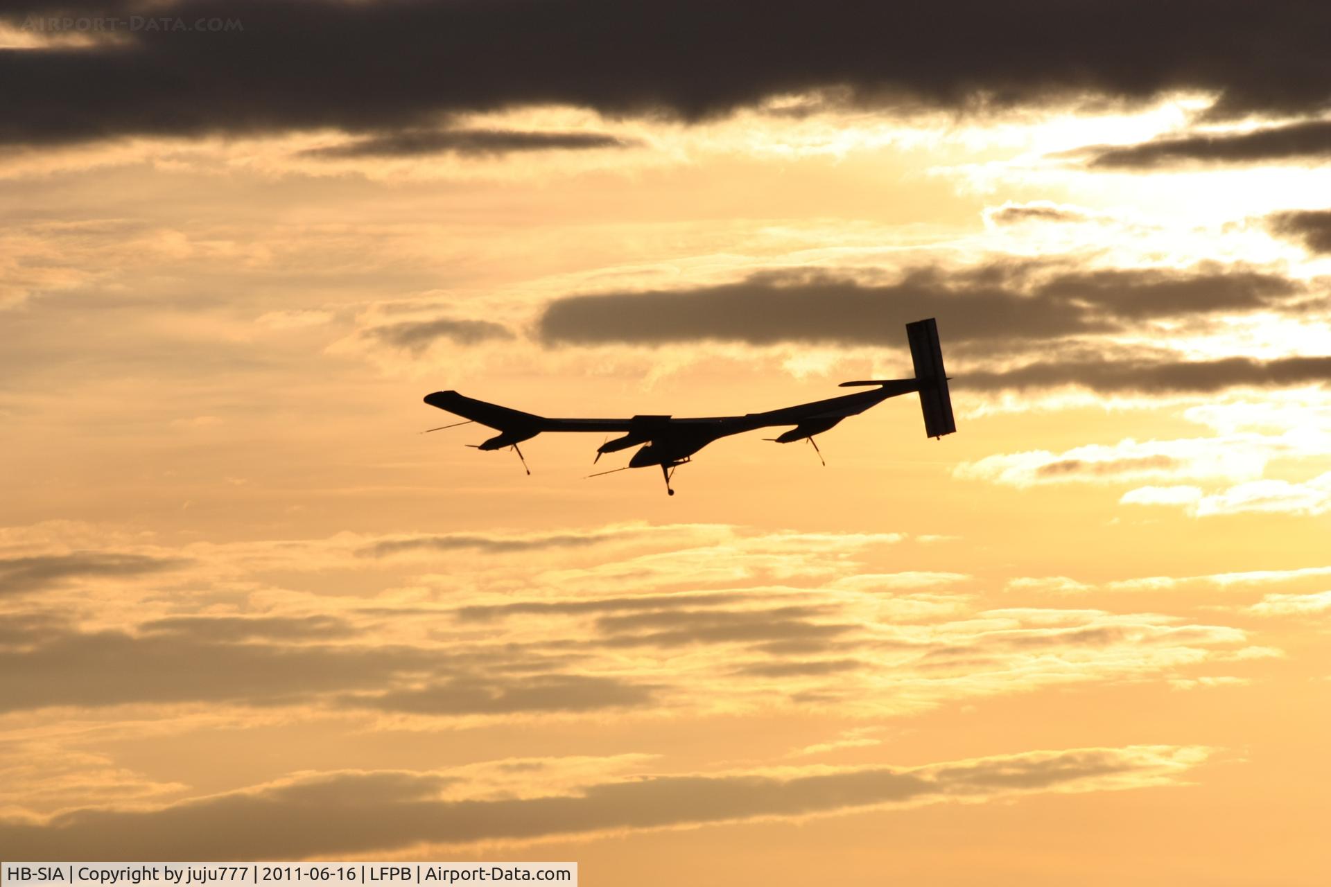 HB-SIA, 2009 Solar Impulse S10 C/N 001, on transit at Le Bourget for SIAE 2011