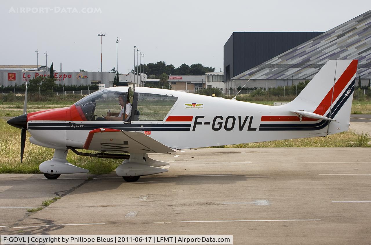 F-GOVL, Robin DR-400-120 C/N 2312, Preparing for a flight at the Aeroclub of Montpellier.