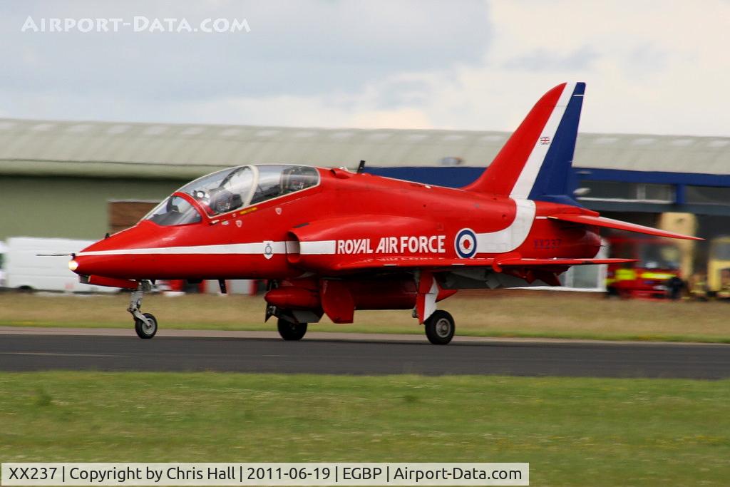 XX237, 1978 Hawker Siddeley Hawk T.1A C/N 073/312073, taxiing in after its display at the Cotswold Airshow
