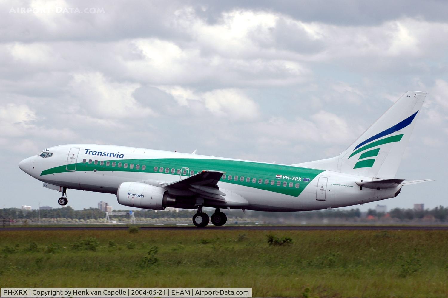 PH-XRX, 2003 Boeing 737-7K2 C/N 33464, Transavia Airlines Boeing 737-700 taking off from Schiphol airport. Older colourscheme.
